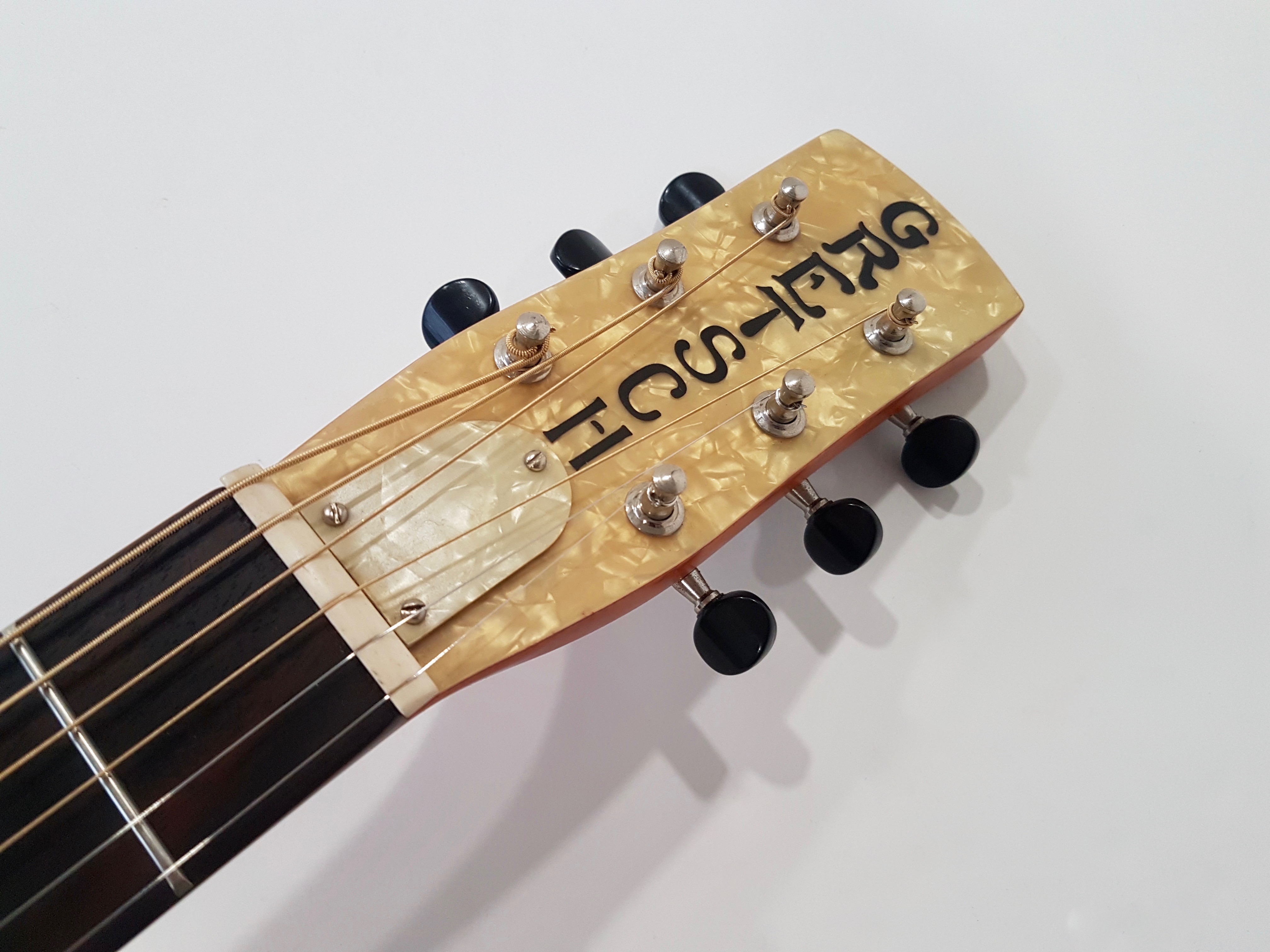 G9201 "Honey Dipper" Metal Resonator Guitar Gretsch Audiofanzine