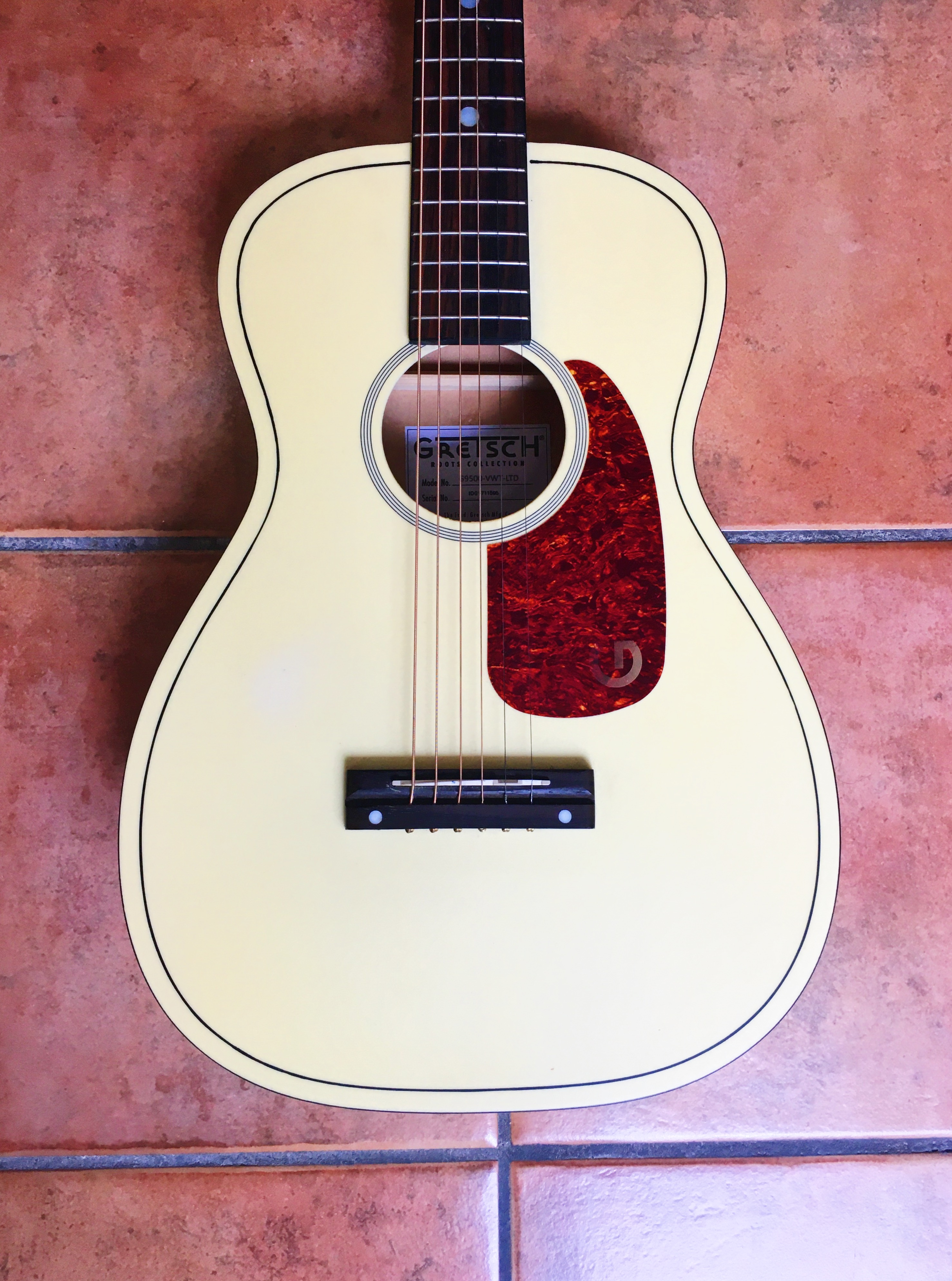 G9500 Jim Dandy 24 Flat Top Gretsch Audiofanzine