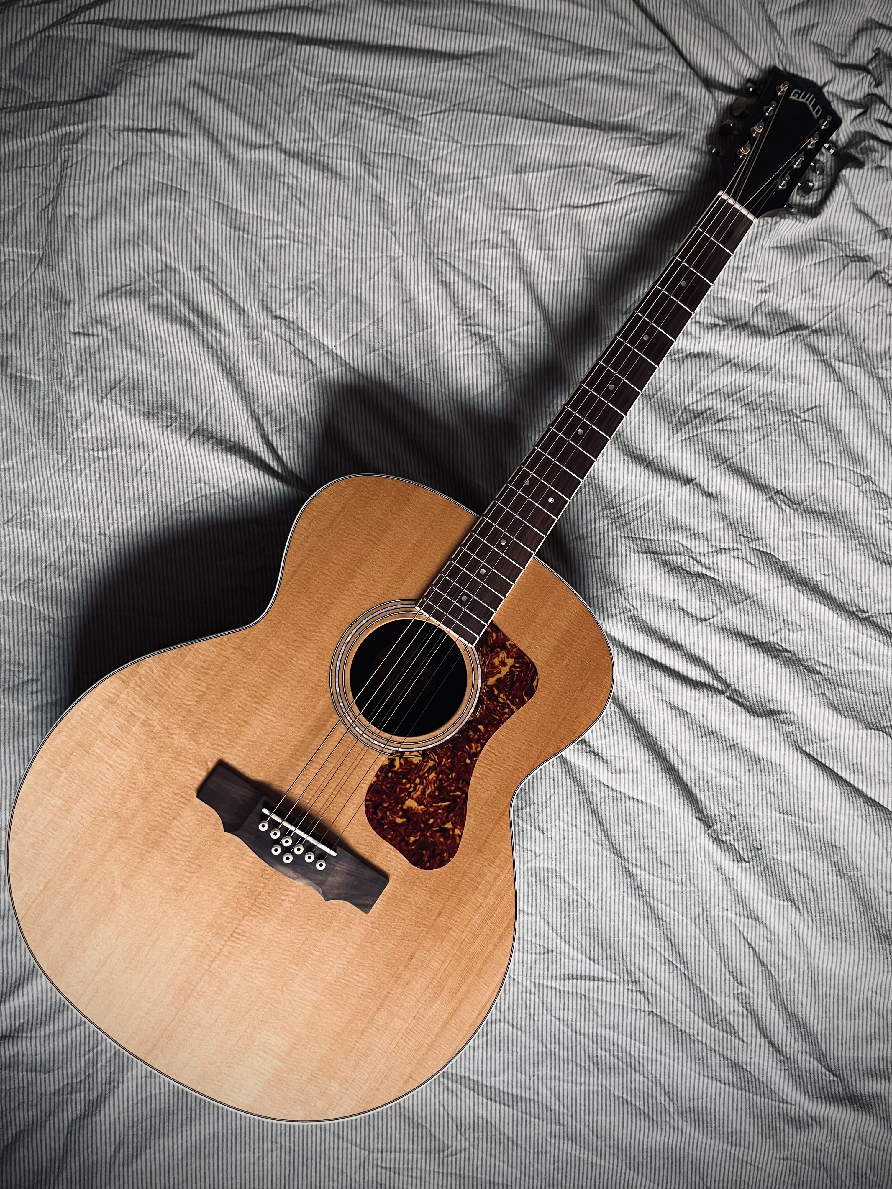 Guild BT-258E Deluxe 8-String Baritone Natural guitare élec