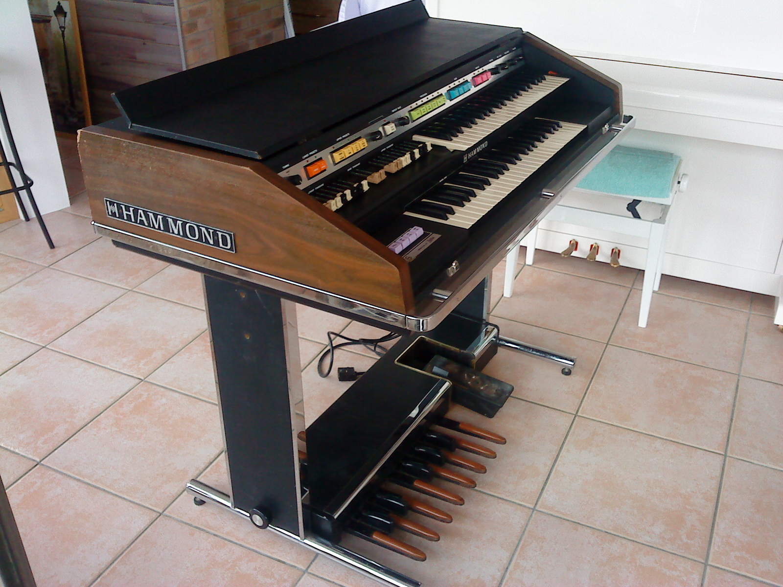 Photo Hammond B200 Hammond B200 (30111) (178709) Audiofanzine