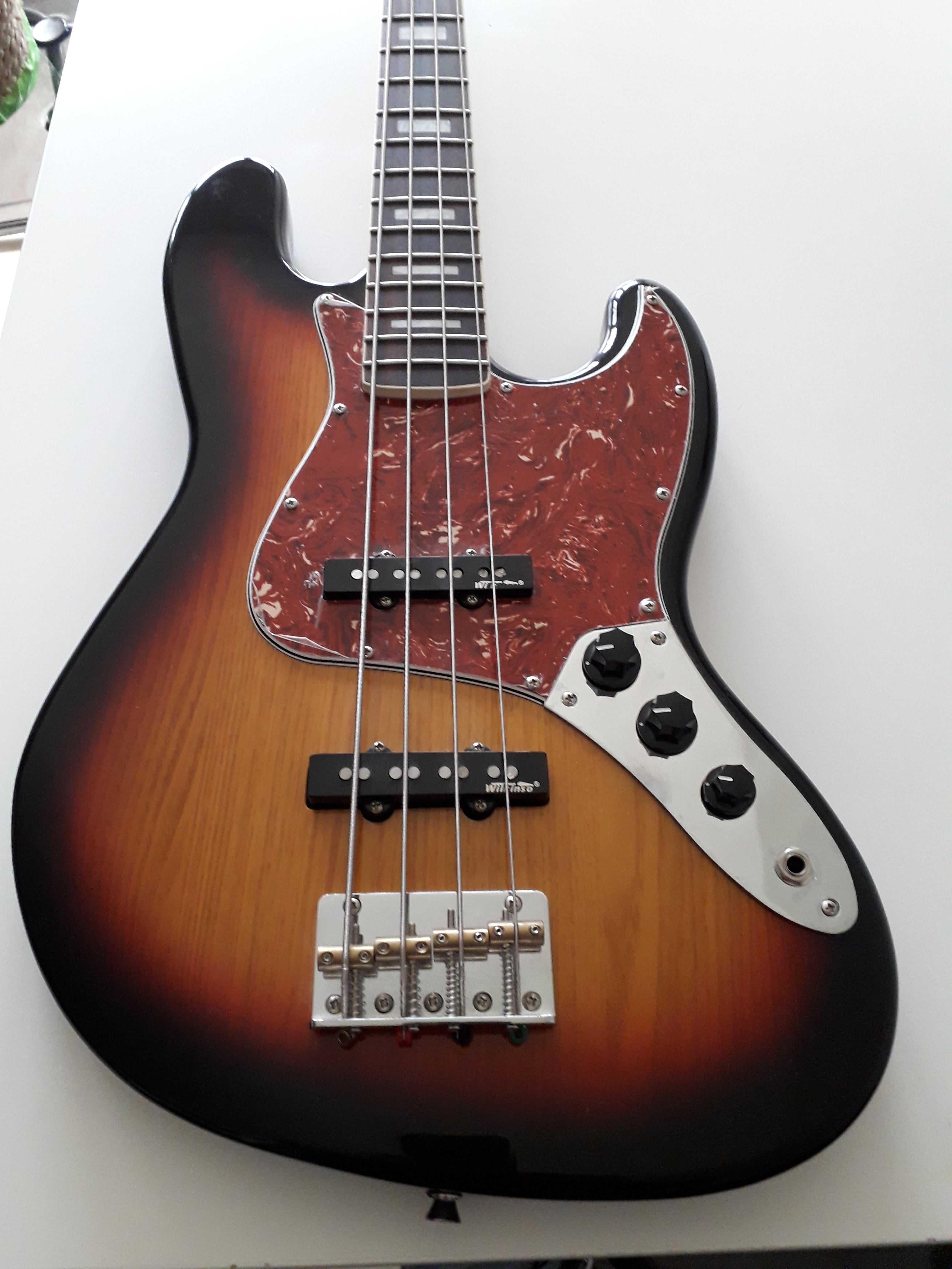 Harley Benton Jazz Bass Vintage Series Harley Benton Audiofanzine
