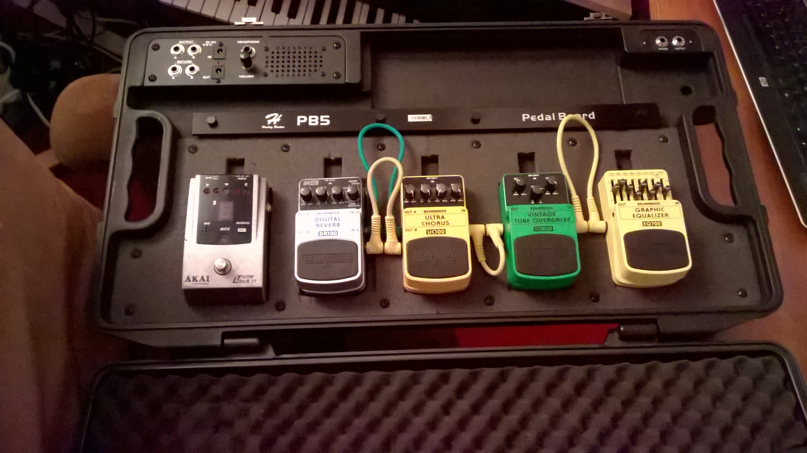 ECHANGE PEDALBORD + PÉDALES (IledeFrance) Audiofanzine