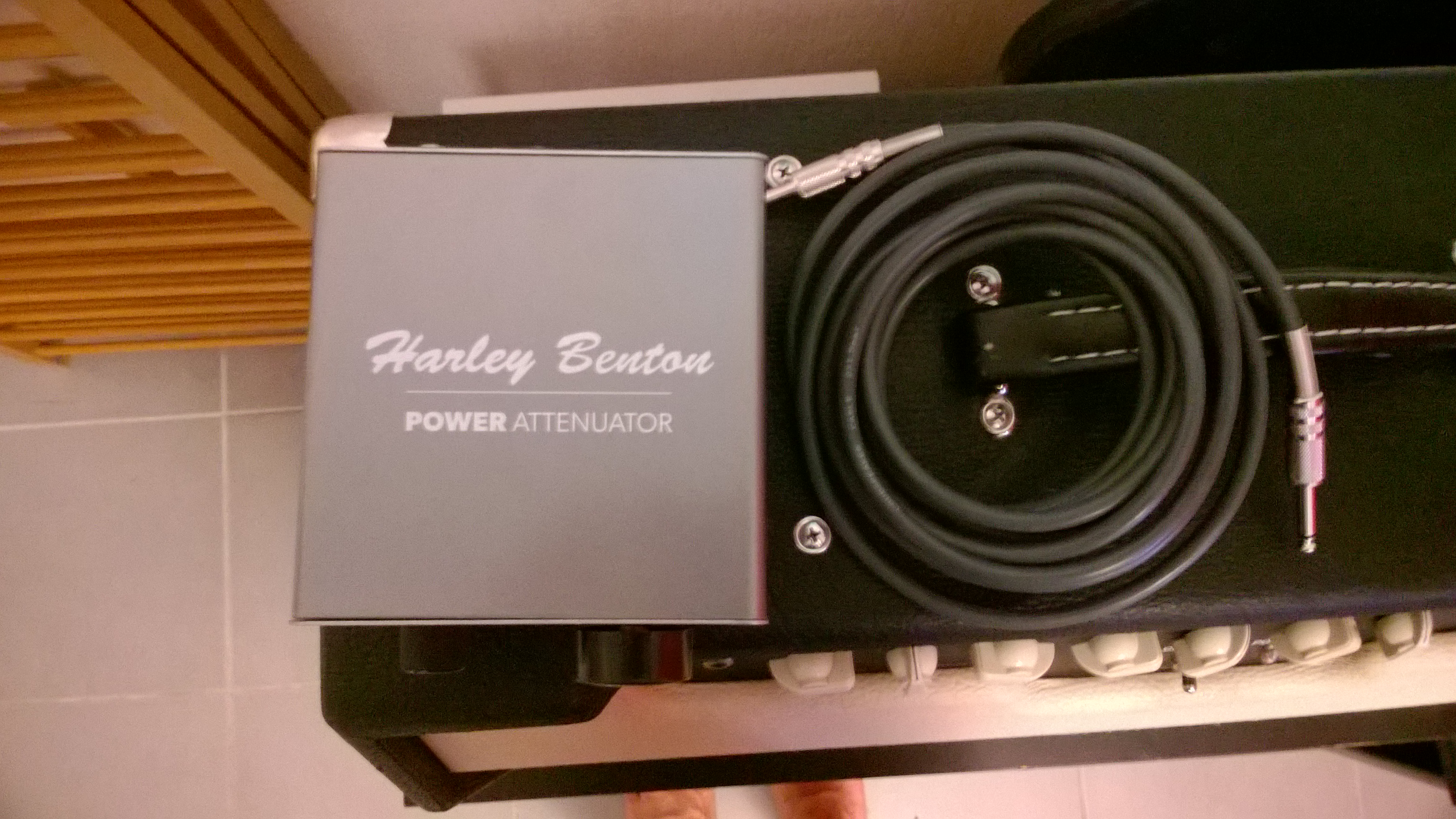 POWER ATTENUATOR Harley Benton Power Attenuator Audiofanzine