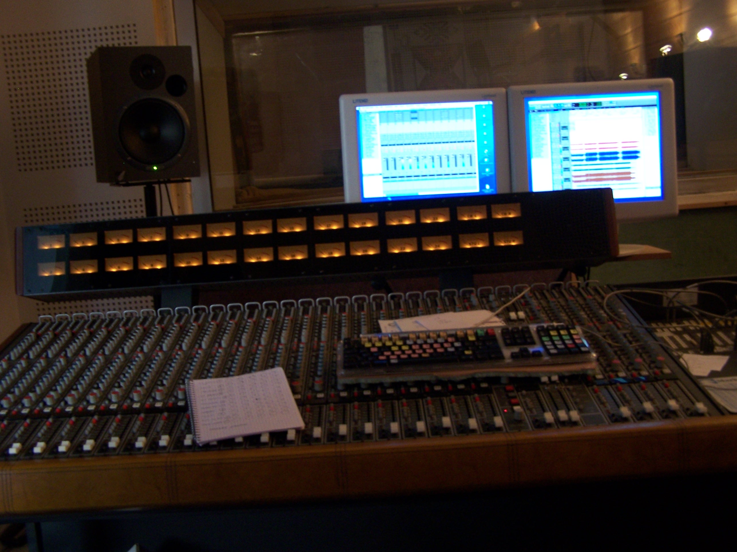 28/24 Harrison Consoles 28/24 Audiofanzine