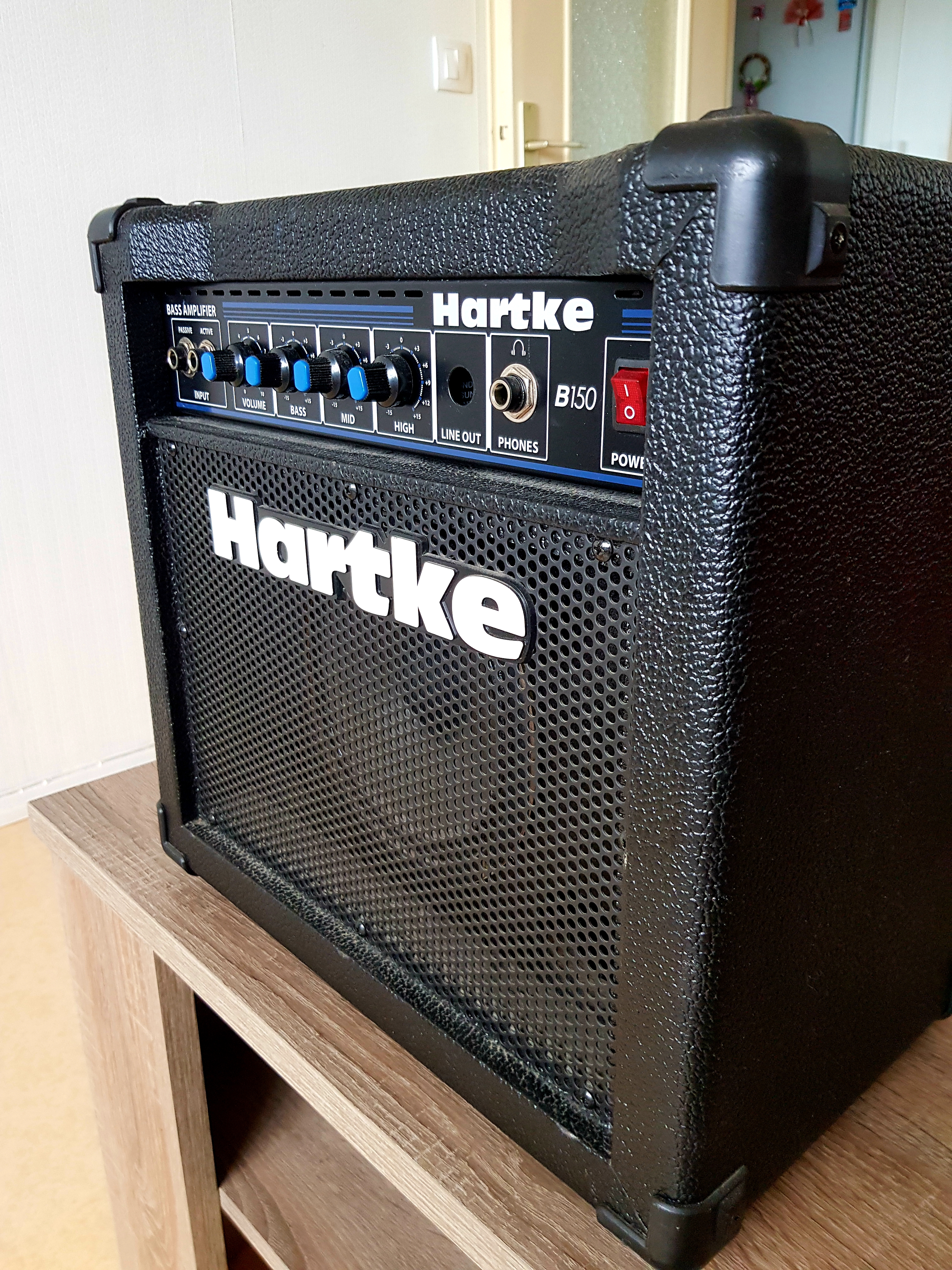 ベースアンプ Hartke B150 - アンプ