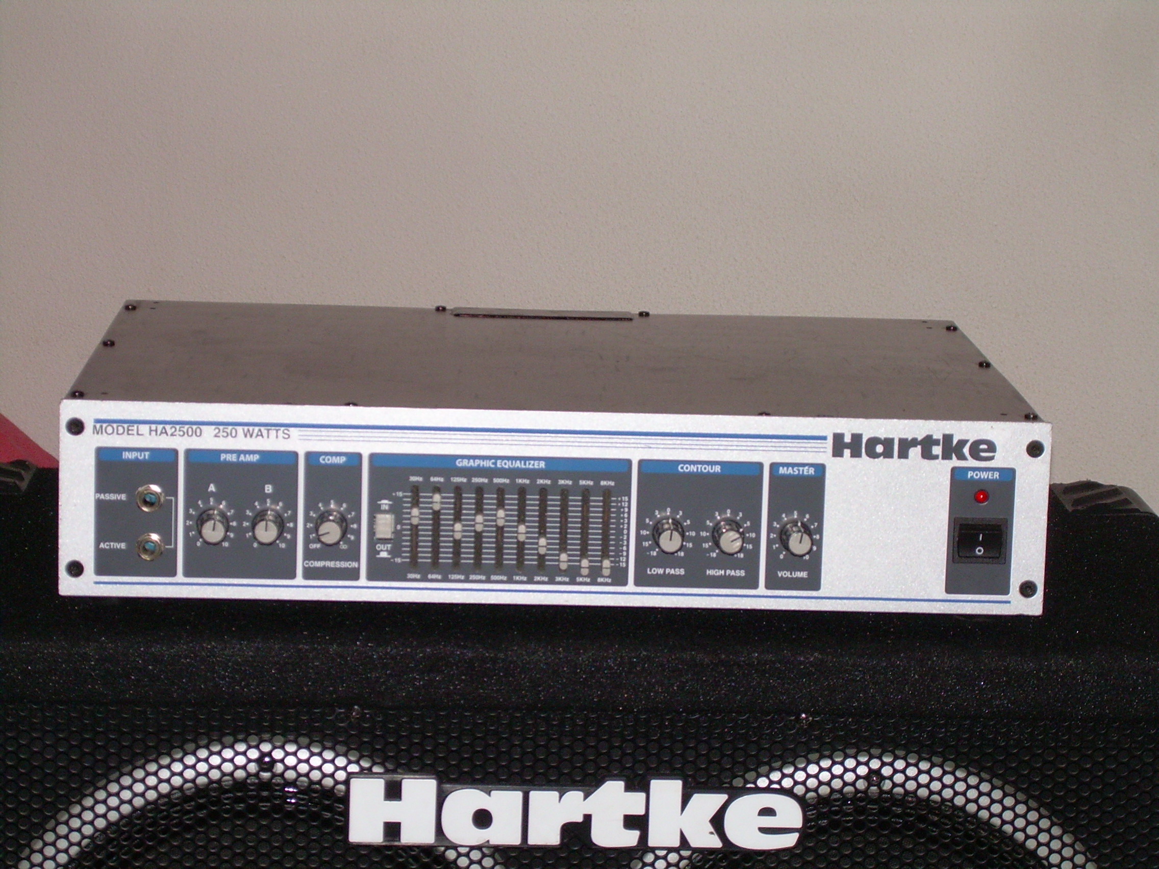 Photo Hartke HA2500 Hartke HA2500 (69810) (914513) Audiofanzine