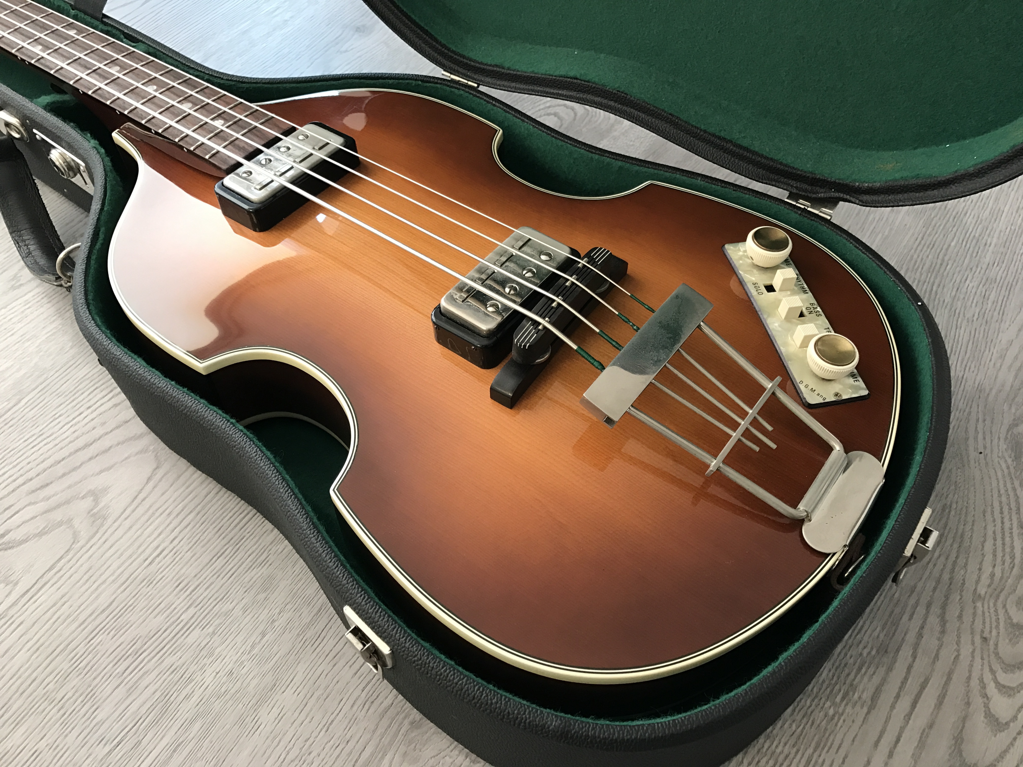 Photo Hofner Guitars 500/1 Vintage '63 : Hofner Guitars 500/1 Vintage ...