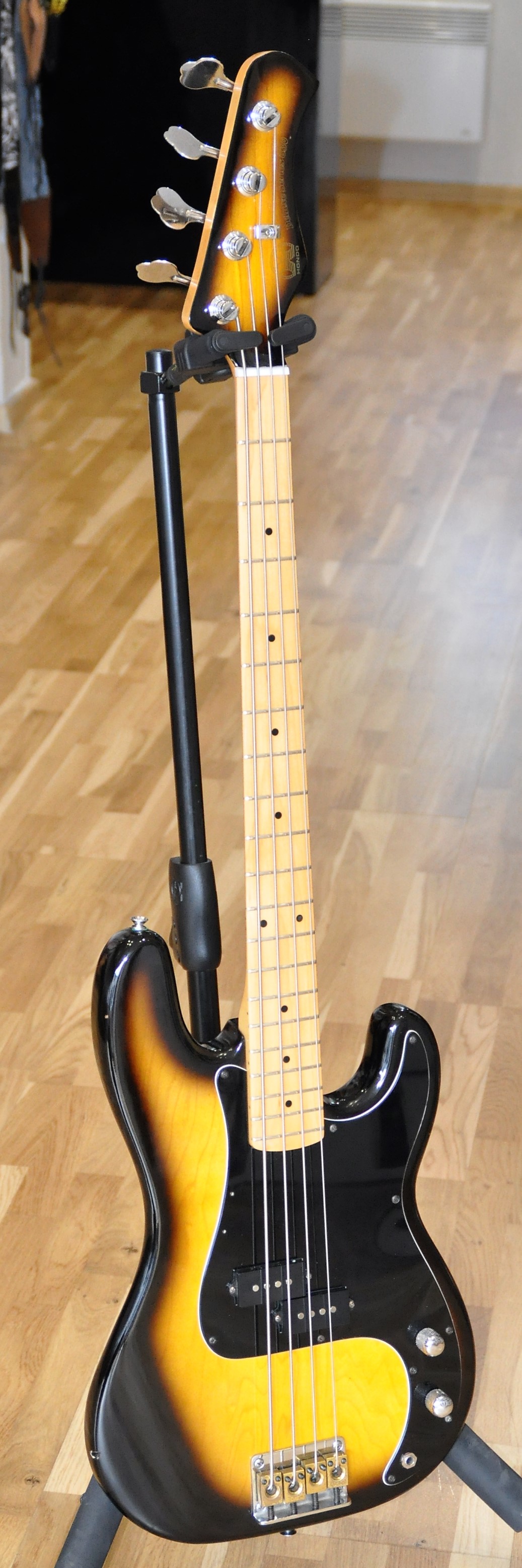 Photo Hondo Precision Bass HONDO 830 01.JPG (1756134) Audiofanzine