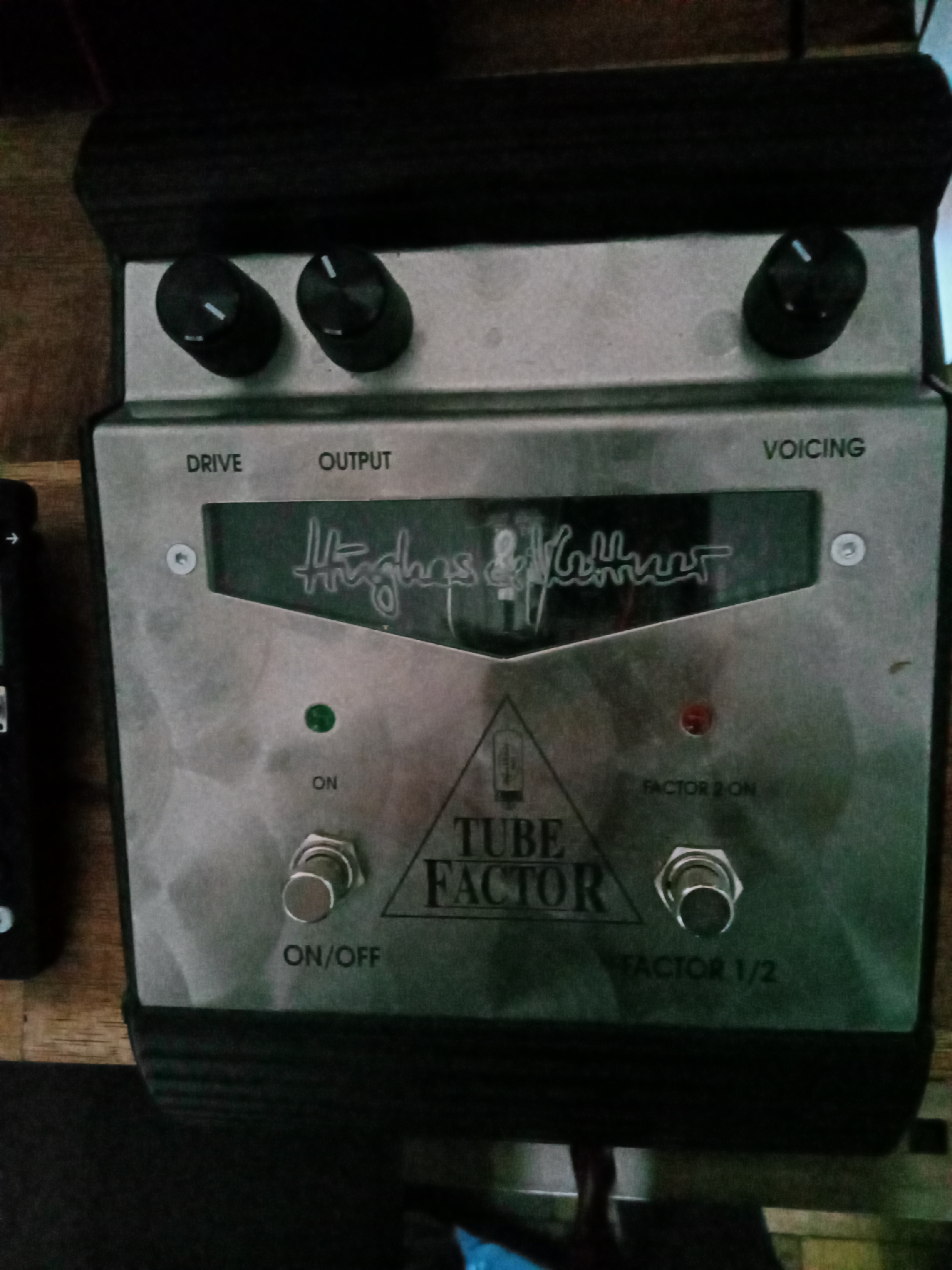 Tube Factor Hughes & Kettner Tube Factor Audiofanzine