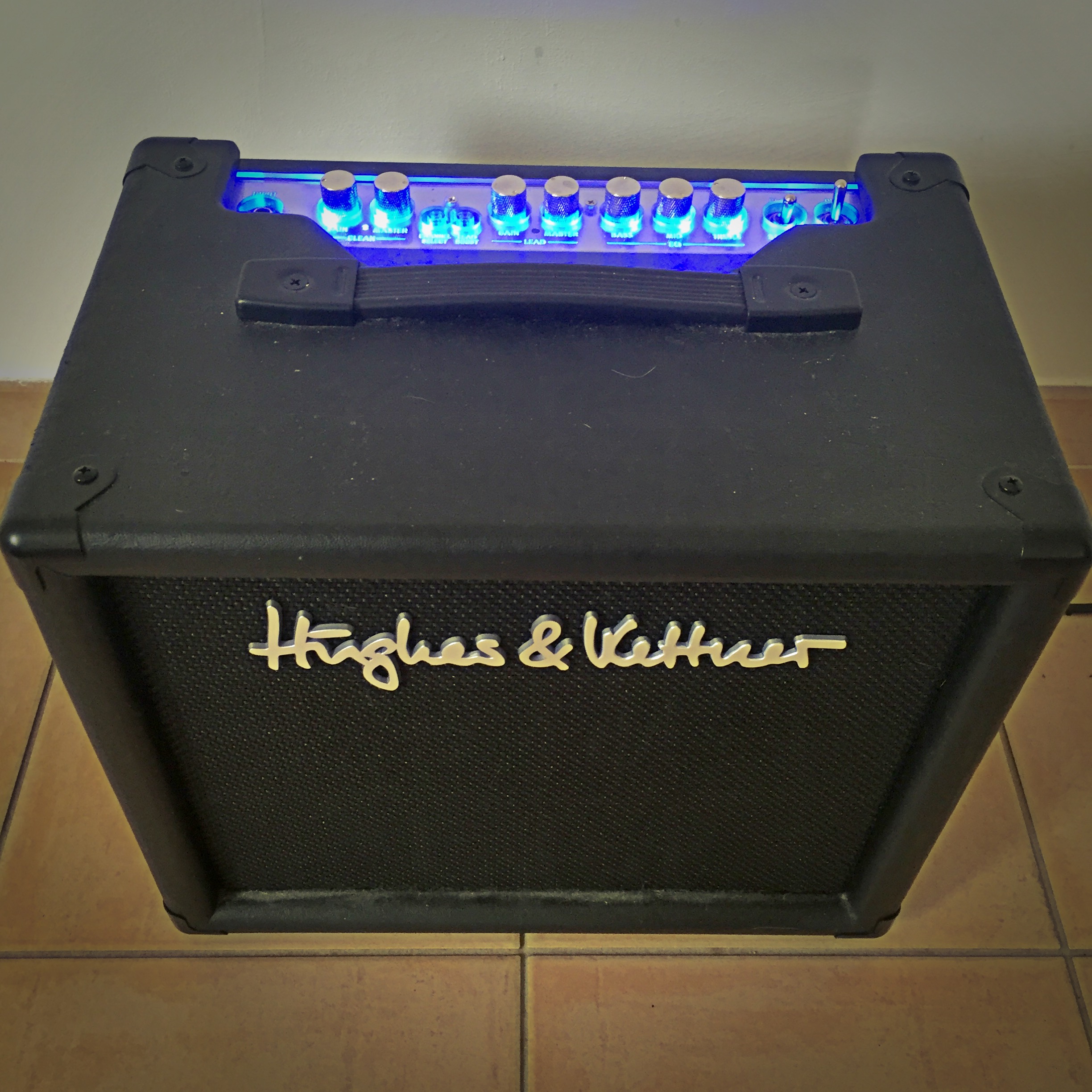 Hughes & Kettner TubeMeister 18 Combo image (1421942) Audiofanzine