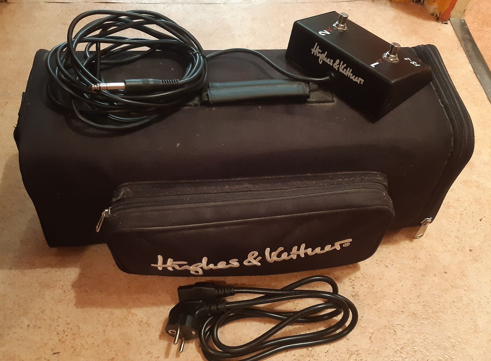 TubeMeister TM112 - Hughes & Kettner TubeMeister TM112 - Audiofanzine