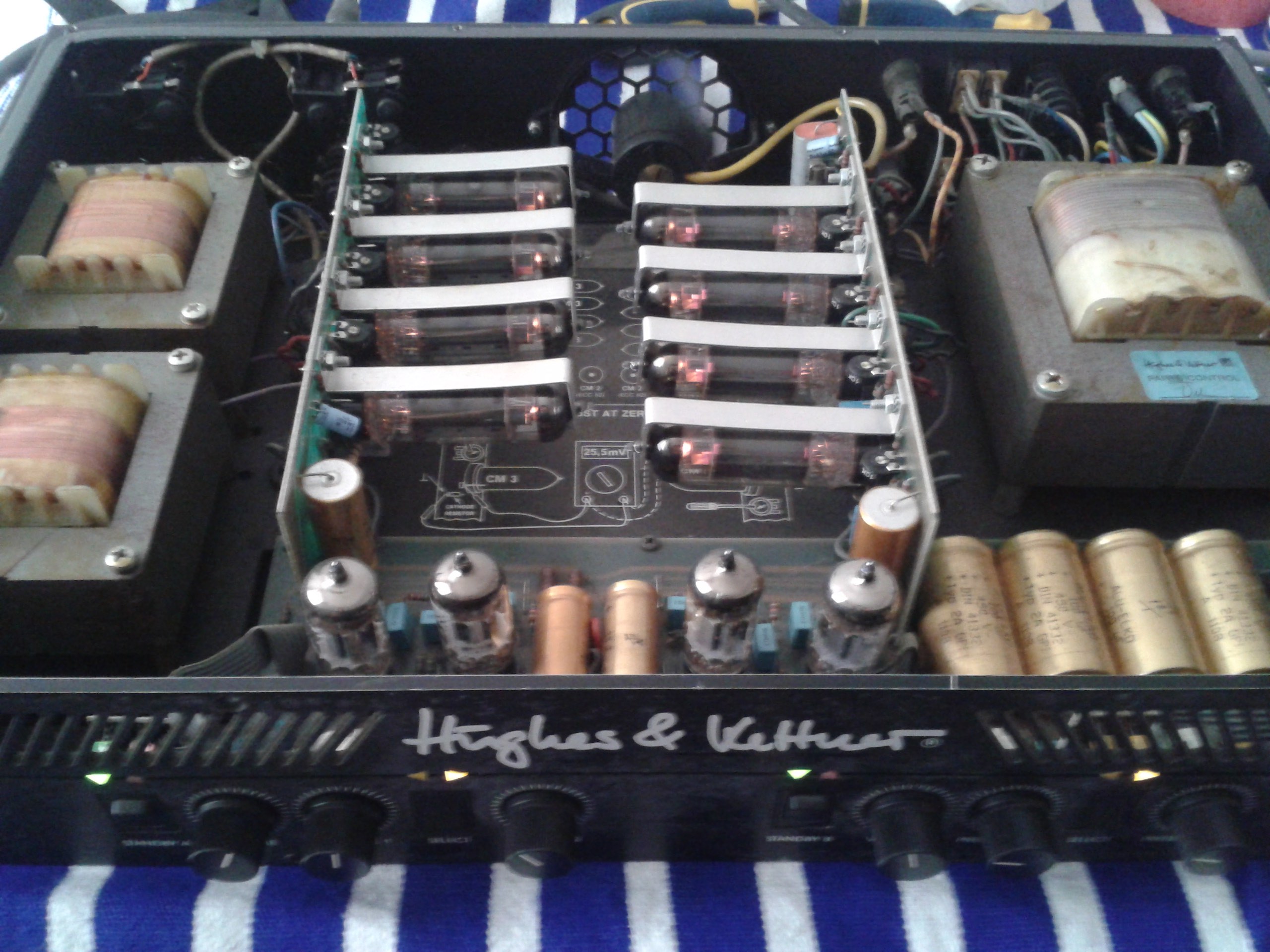 Photo Hughes & Kettner VS 250 Stereo Valve Power Amp Hughes & Kettner