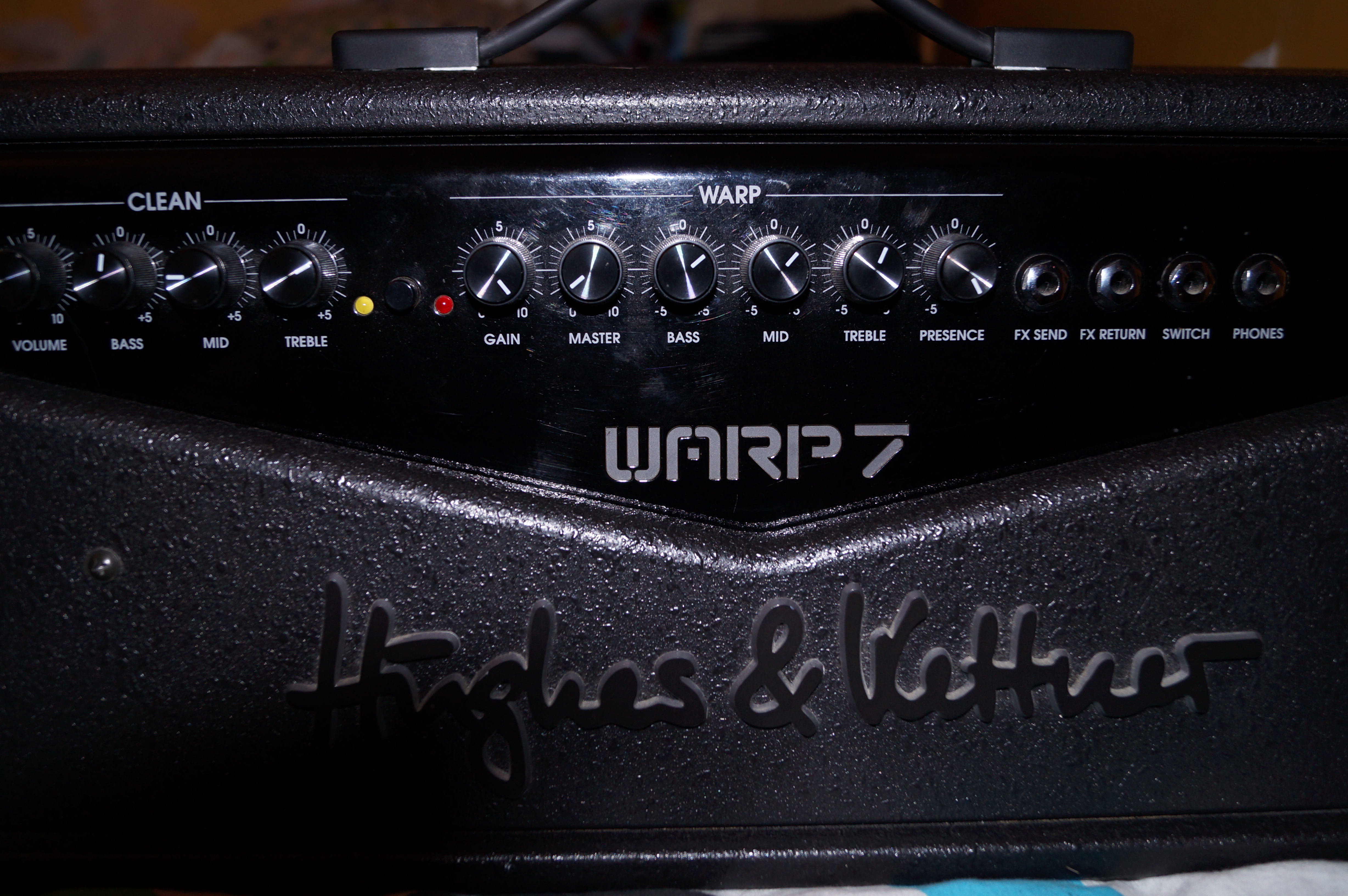 Hughes & Kettner Warp 7 Head image (616172) Audiofanzine