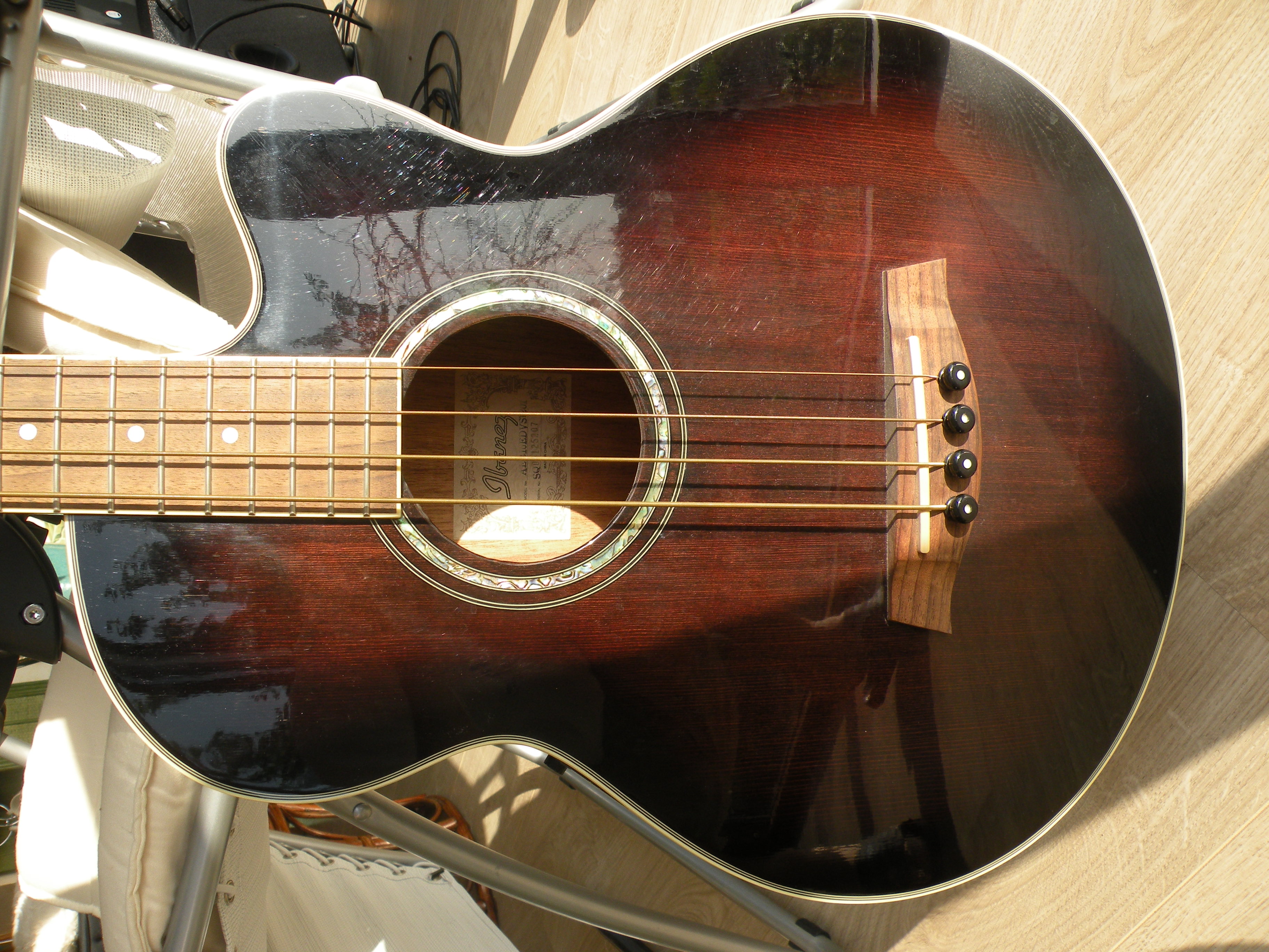 Photo Ibanez AEB10E Ibanez AEB10E DVS (263097) Audiofanzine