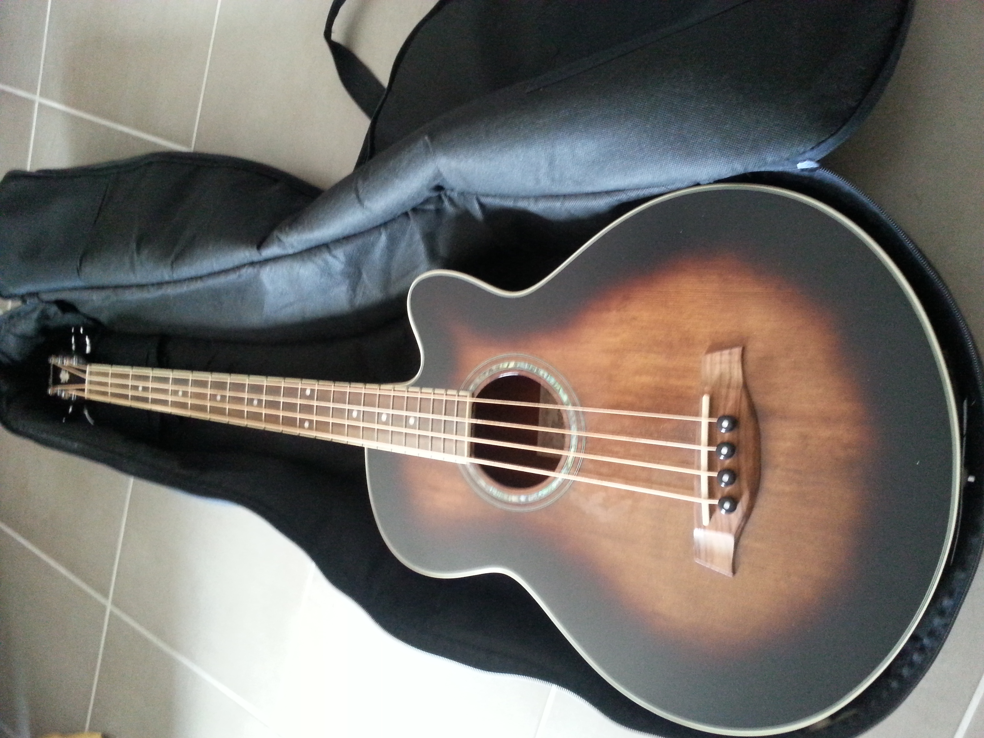 Ibanez AEB10E image (657366) Audiofanzine