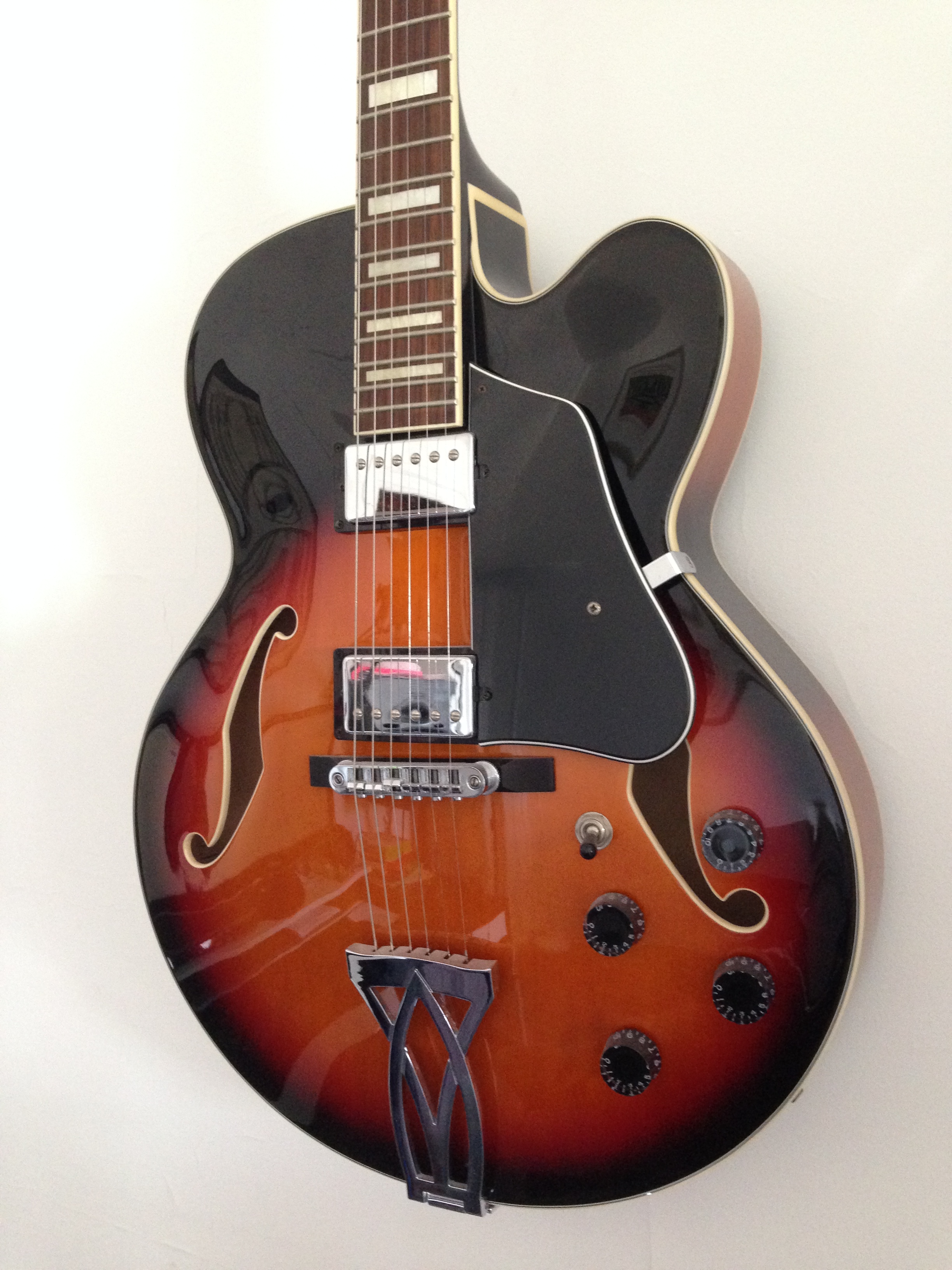 Photo Ibanez AF75 : Ibanez AF75 - Brown Sunburst (#864141) - Audiofanzine