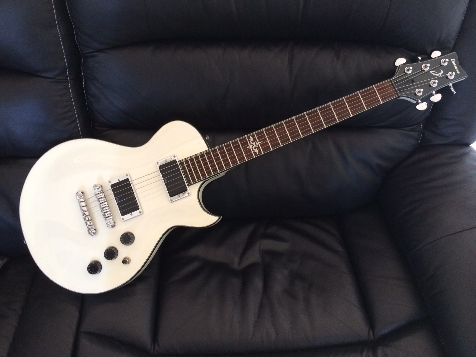 ibanez artist white