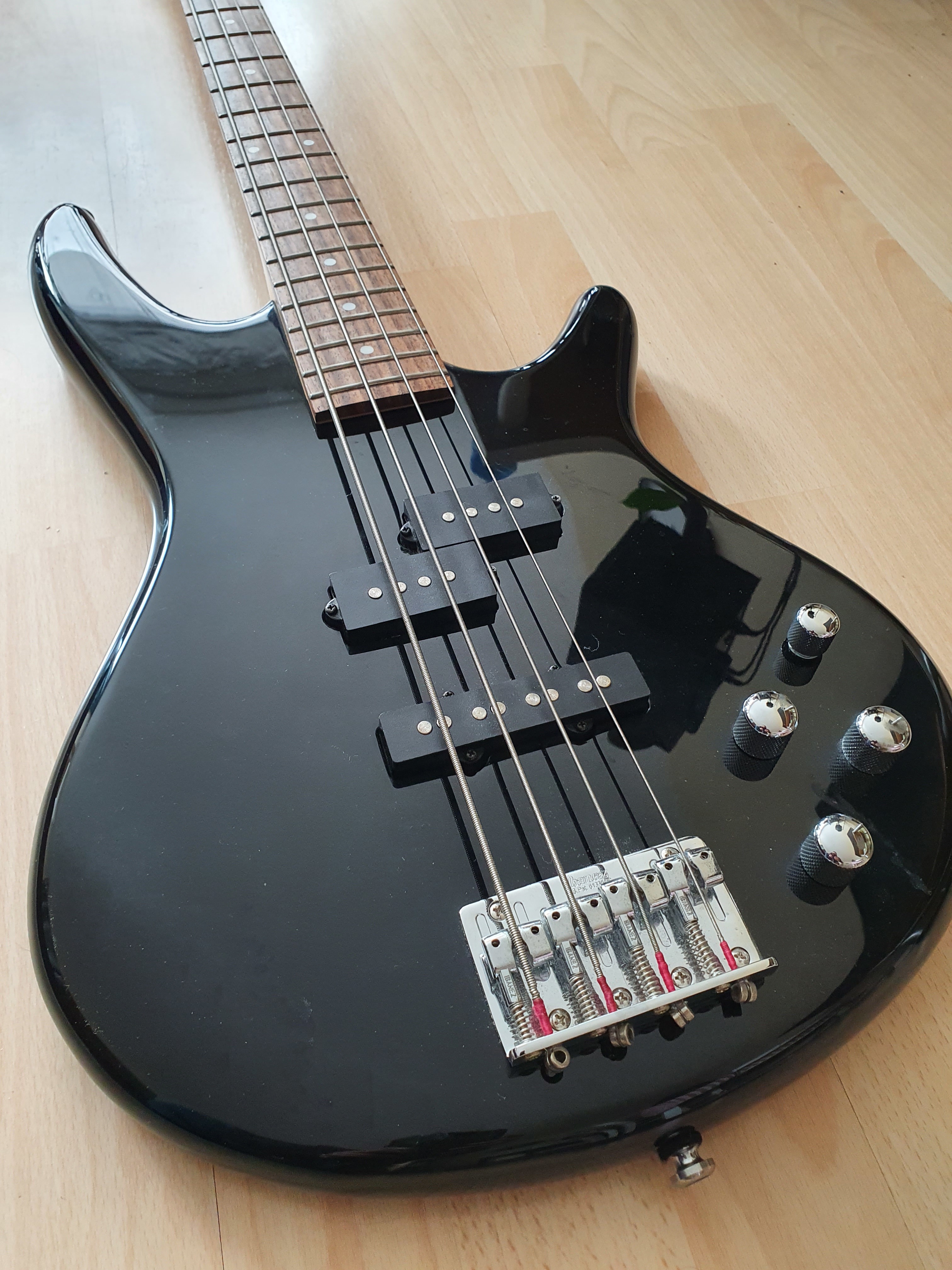 GSR200 - Ibanez GSR200 - Audiofanzine