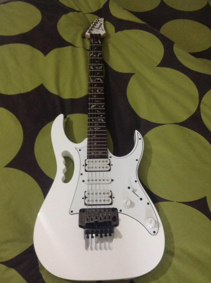 JEMJR / JEM333 LH Ibanez JEMJR / JEM333 LH Audiofanzine