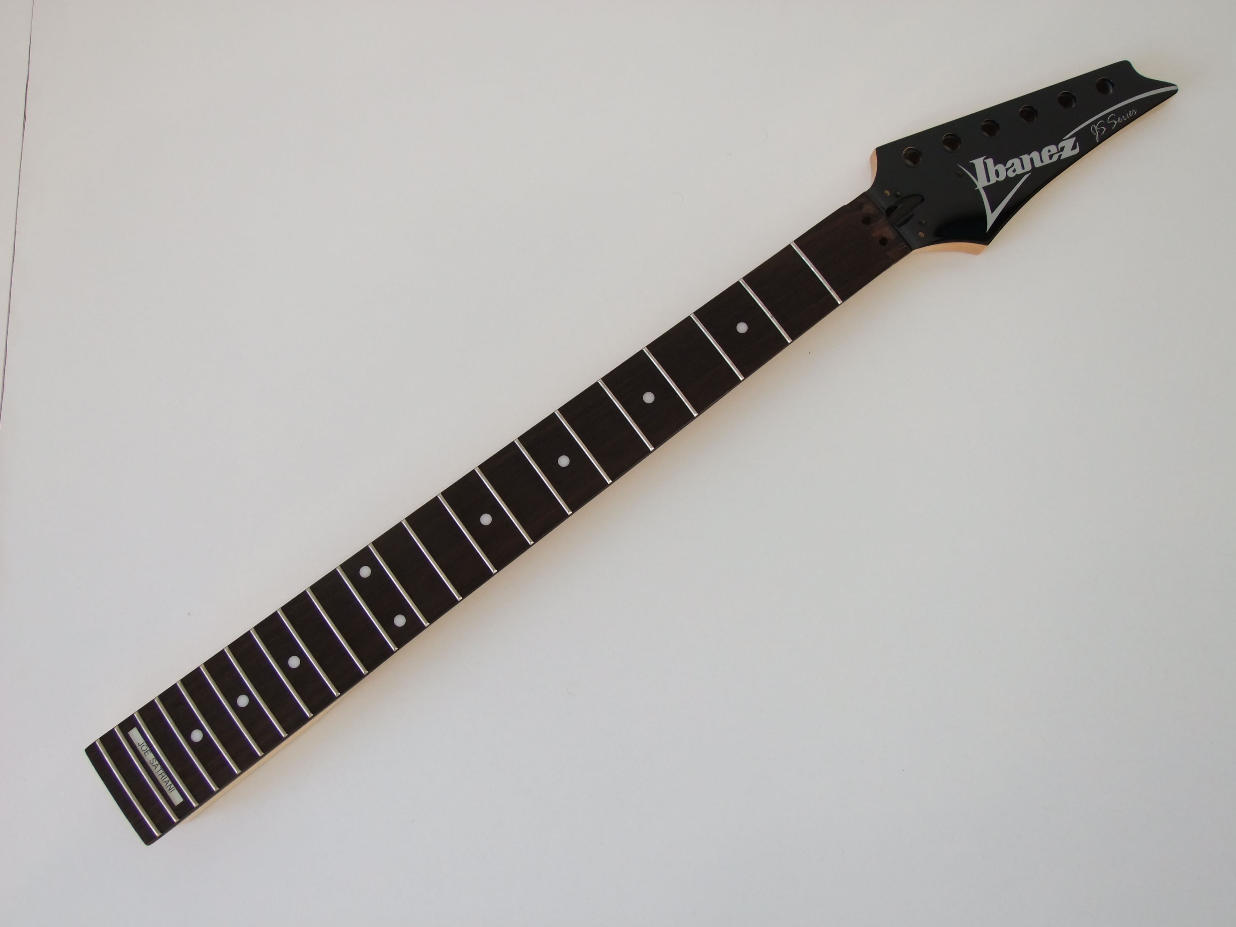 Photo Ibanez JS100 Ibanez JS100 Black (660561) Audiofanzine