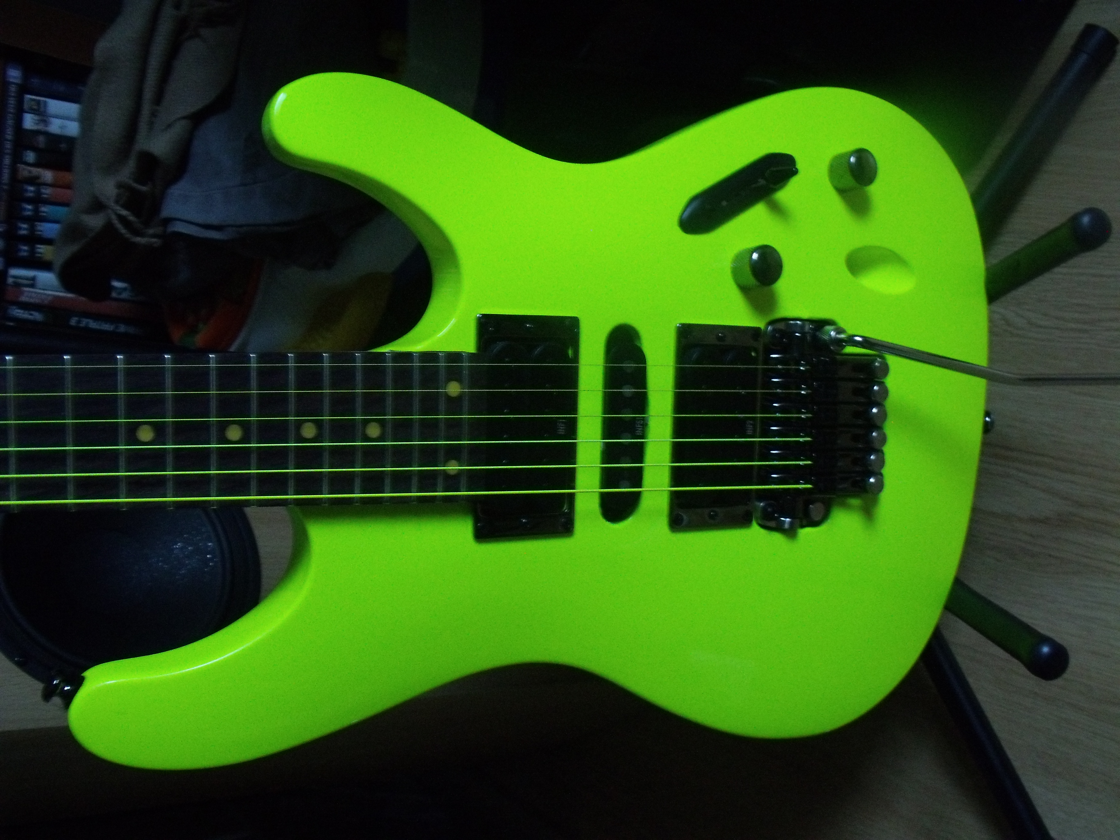 ibanez-limited-edition-2012-s1xxv-25th-anniversary-fluorescent-yellow-457237.jpg