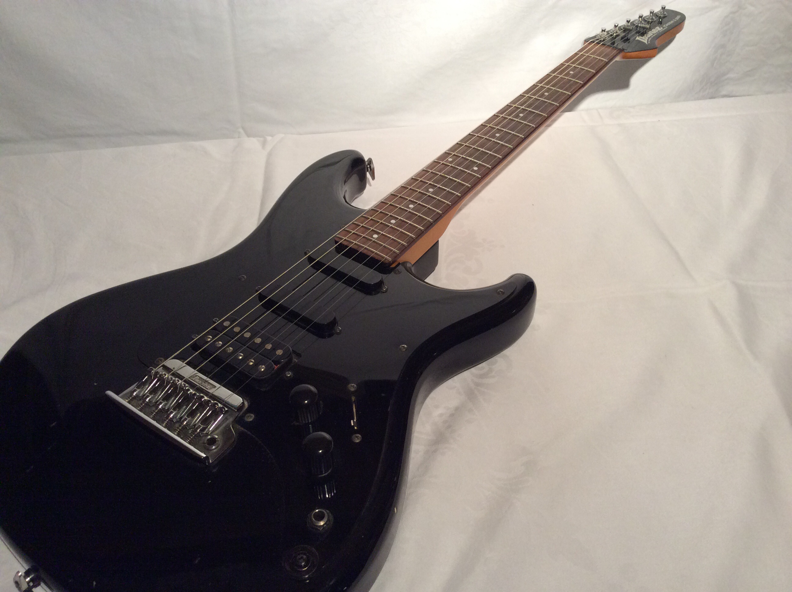 Photo Ibanez Roadstar II Series* Ibanez Roadstar II Series (919669) Audiofanzine