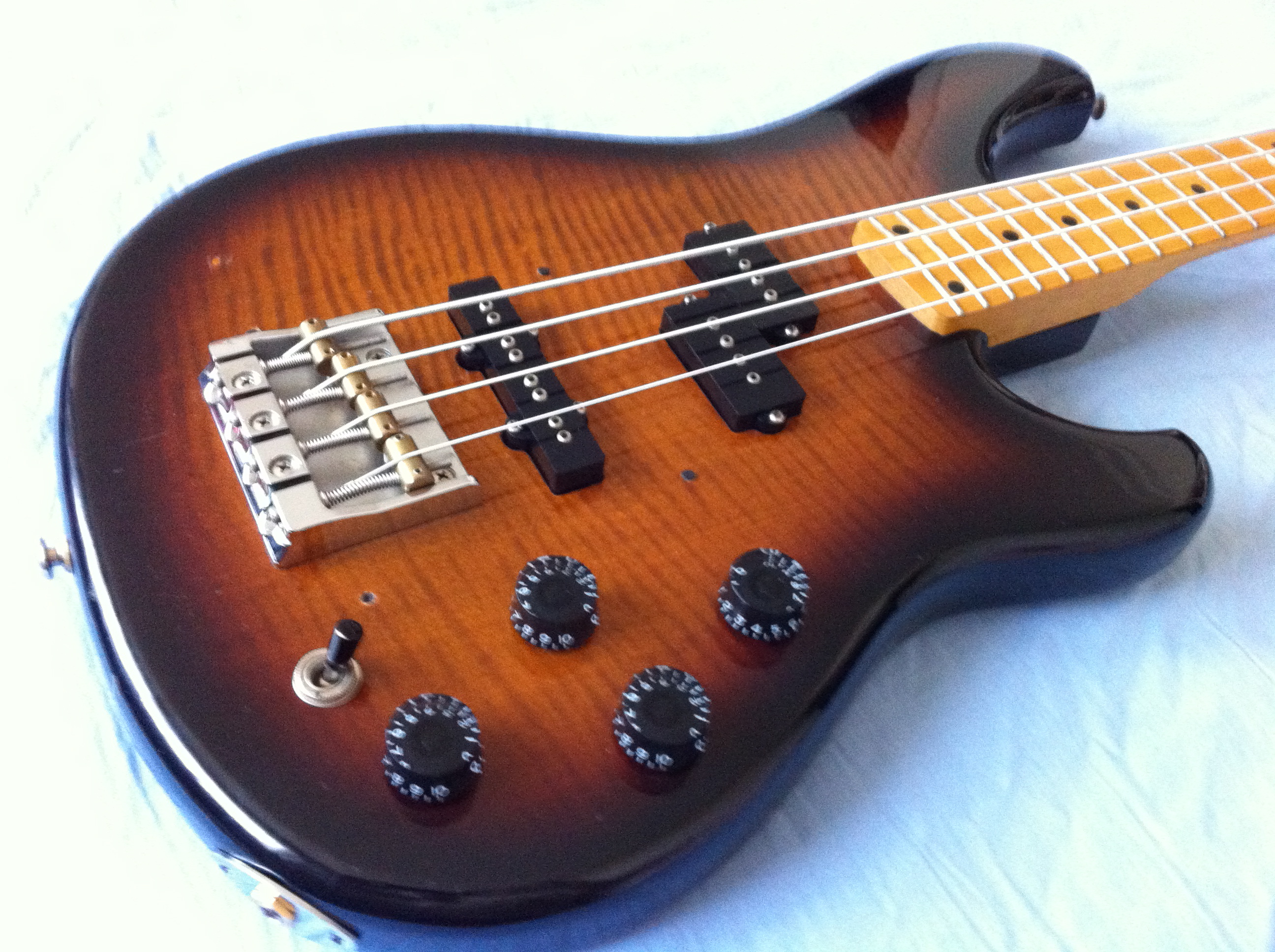 Photo Ibanez Roadster Bass Ibanez Roadster Bass 29487 900024 Audiofanzine