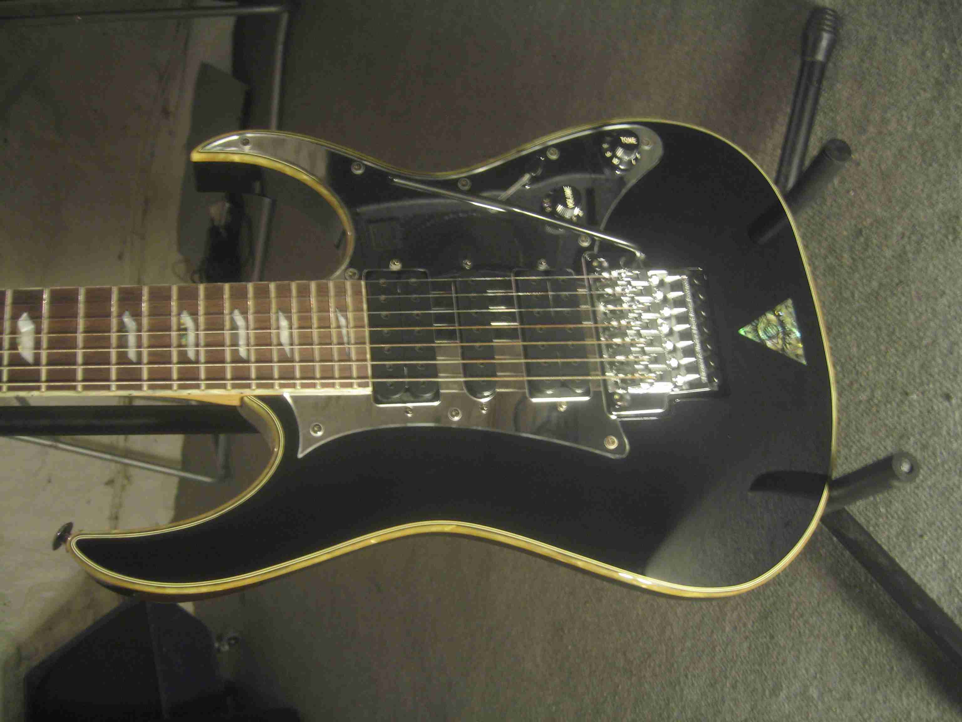 Photo Ibanez UV777 Ibanez Universe Series UV777 (147278