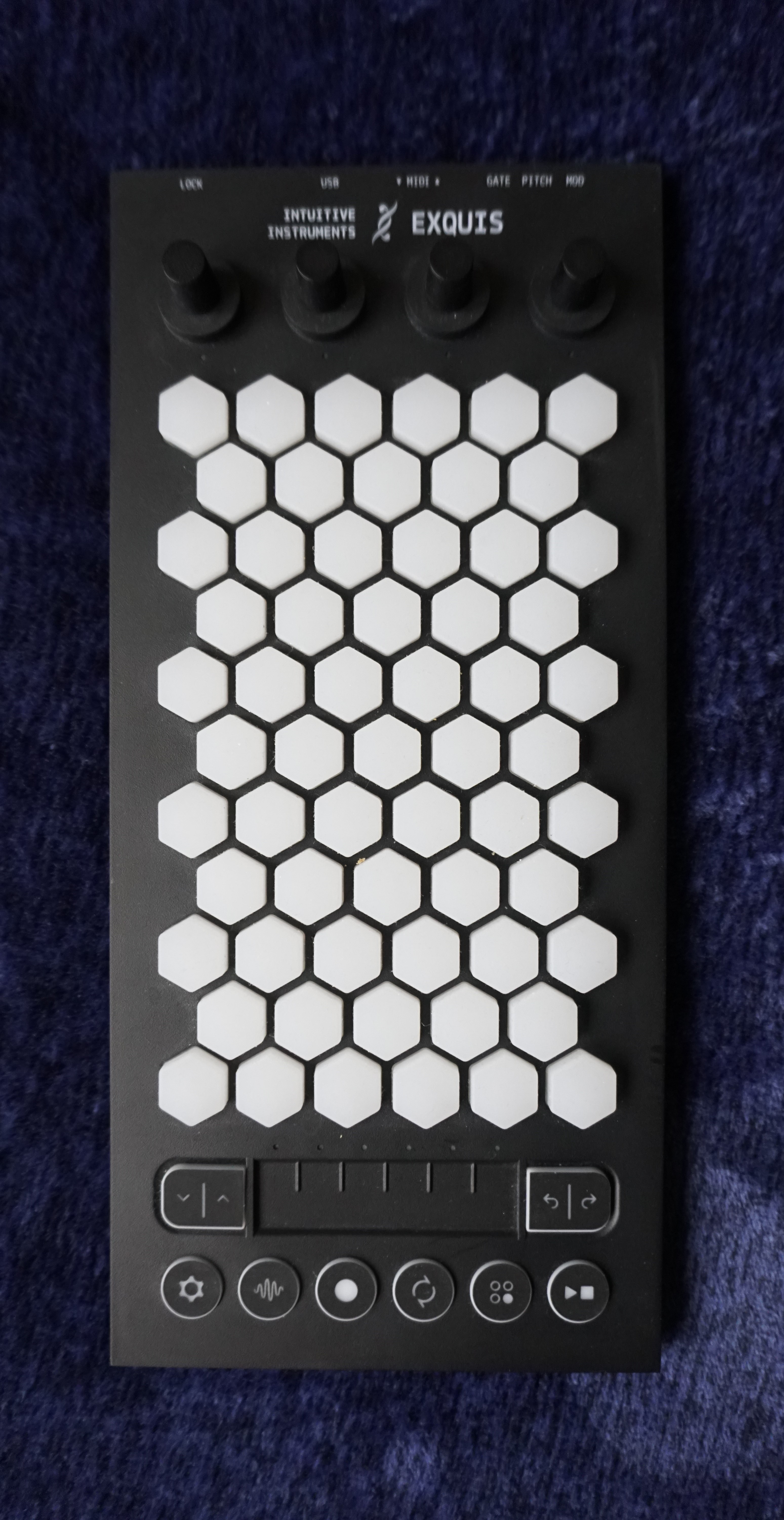 Exquis Intuitive instrument (Ile-de-France) - Audiofanzine