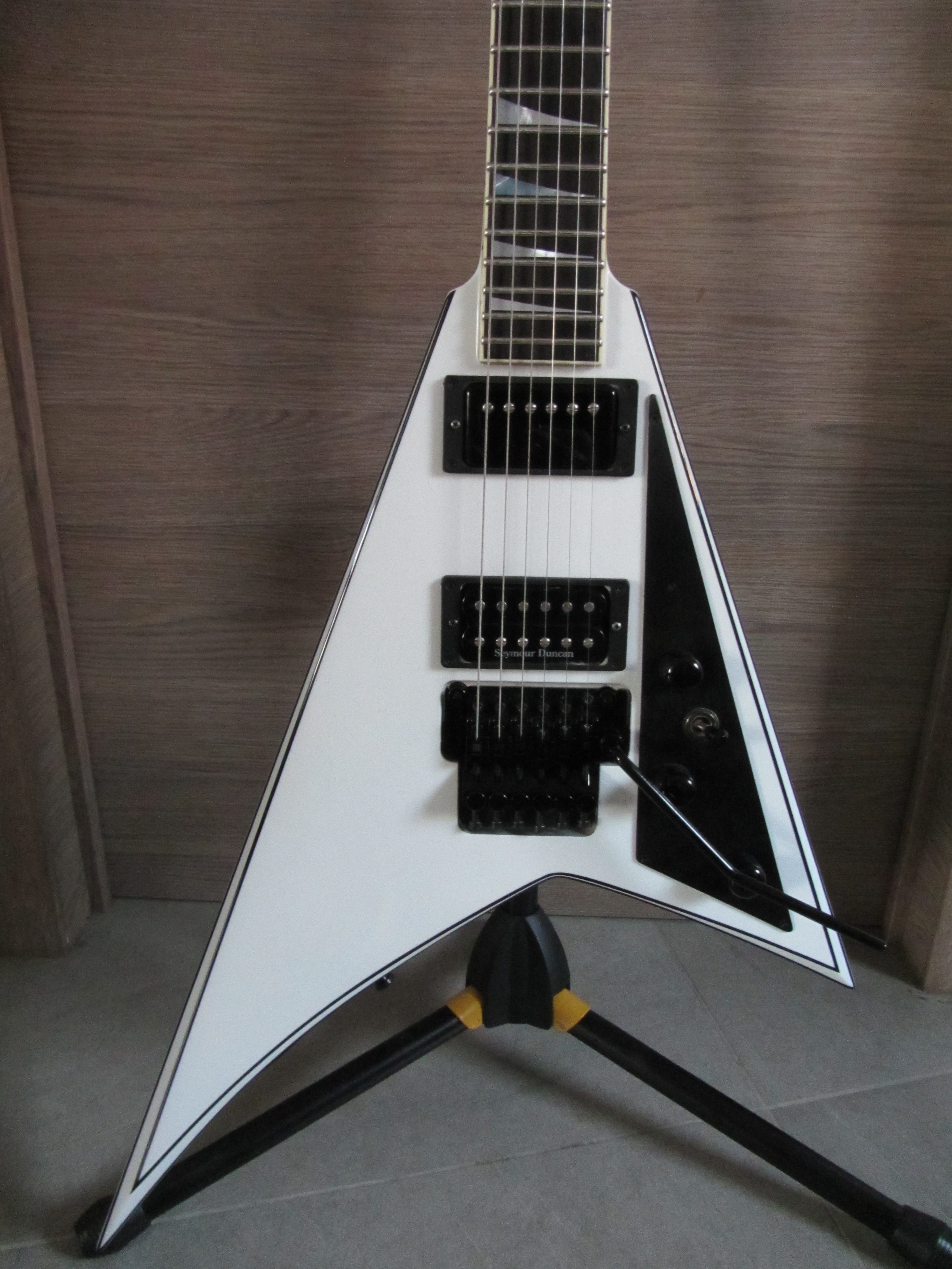 jackson-usa-rr1-randy-rhoads-snow-white-860658.jpg