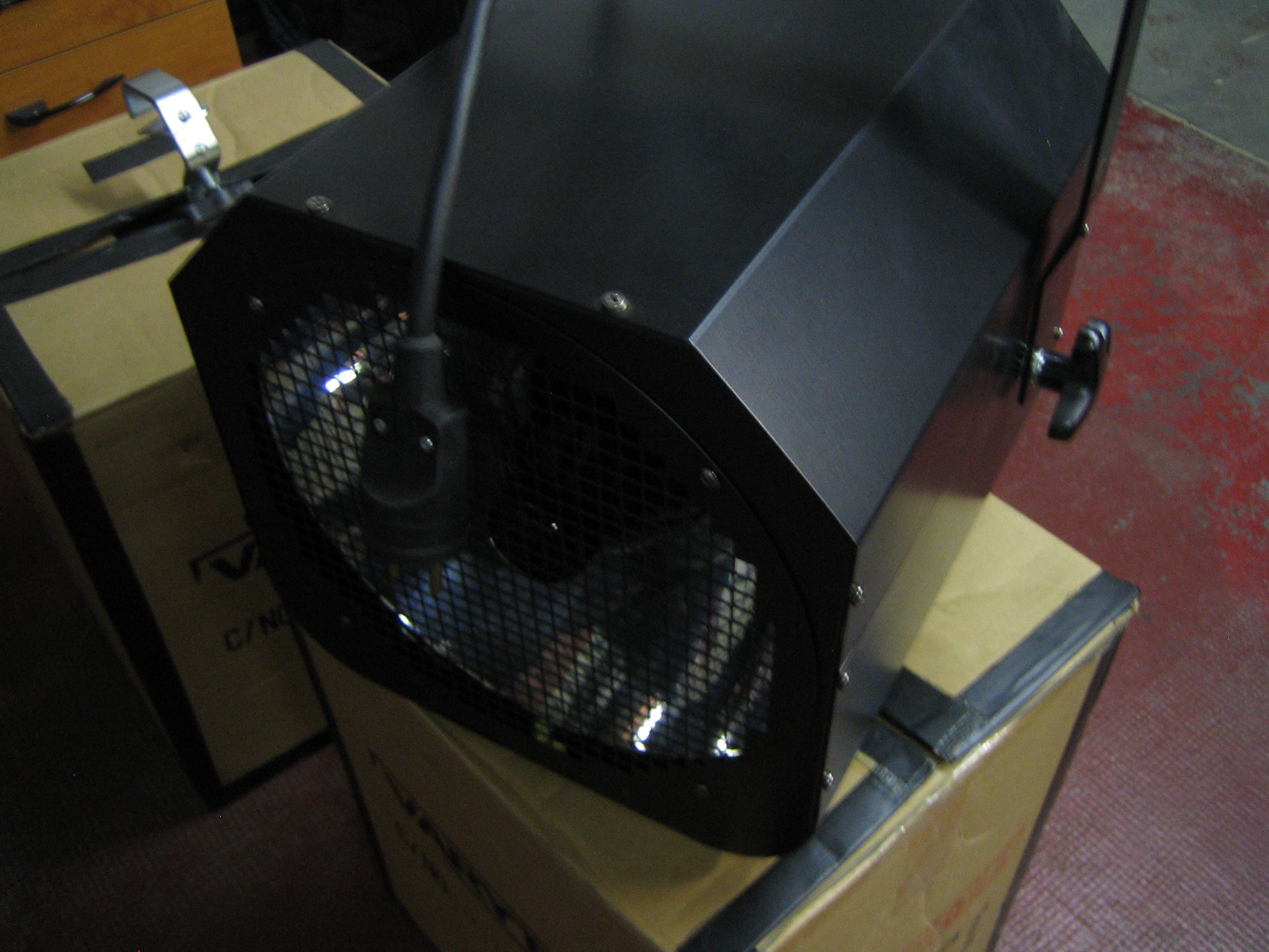 UV 400 Black light - JB Systems UV 400 Black light - Audiofanzine