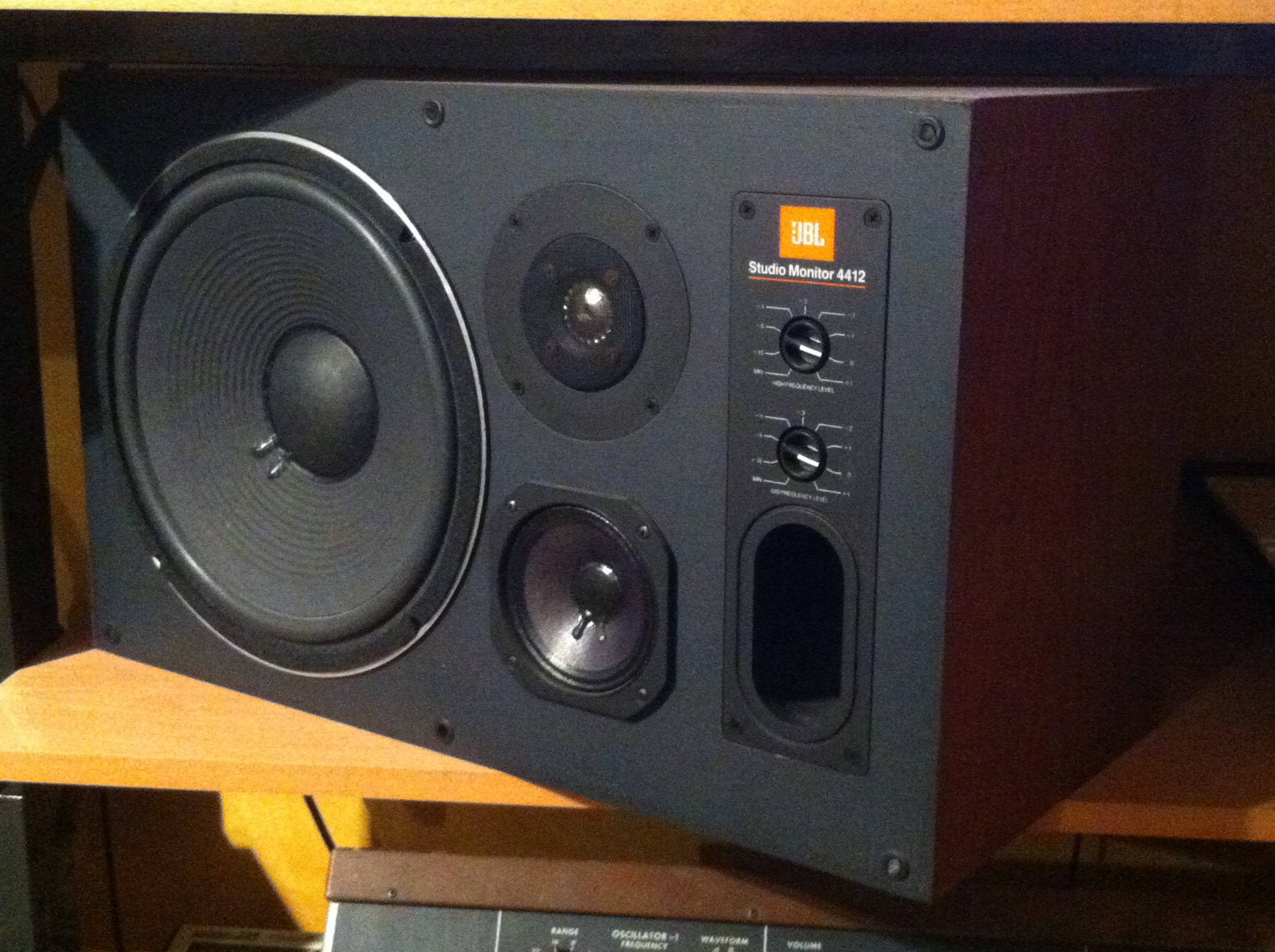 photo-jbl-4412-studio-monitor-jbl-pro-4412-studio-monitor-702250