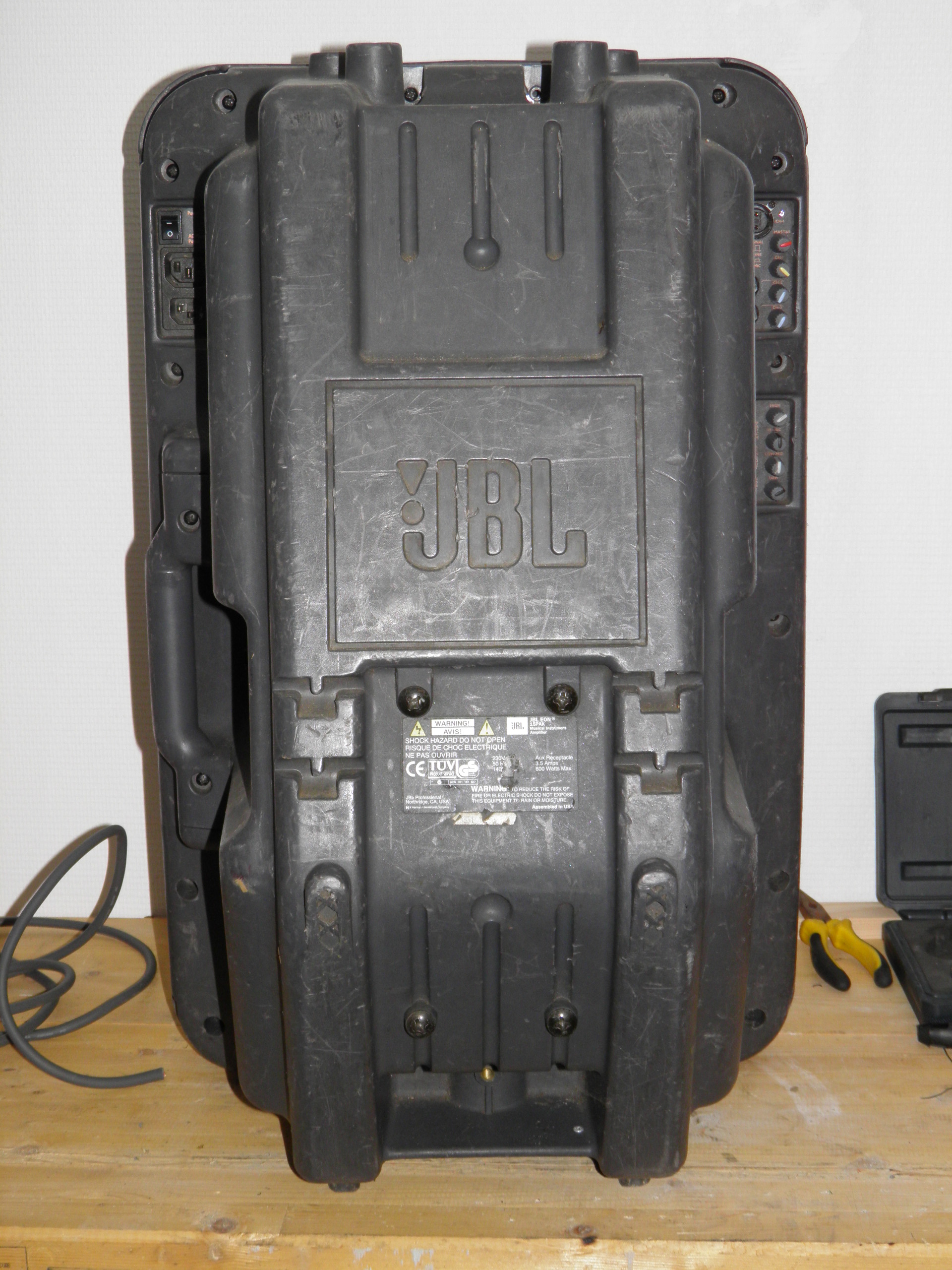 JBL EON 15P Image 326815 Audiofanzine jbl-eon-15p-image-326815-audiofanzine