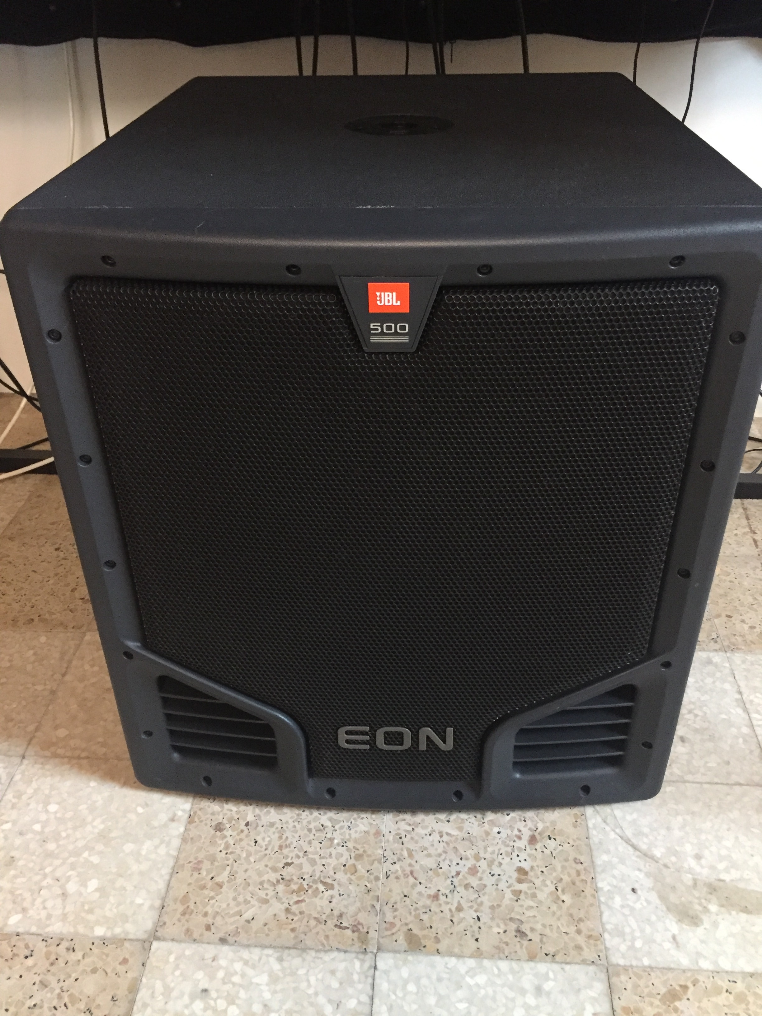 Photo JBL EON 518S : JBL EON 518S (22261) (#1564805) - Audiofanzine