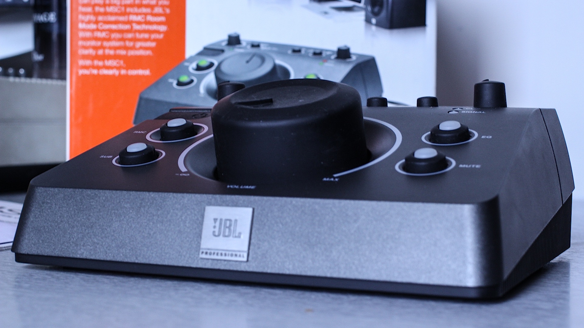 MSC1 Monitor System Controller JBL Audiofanzine