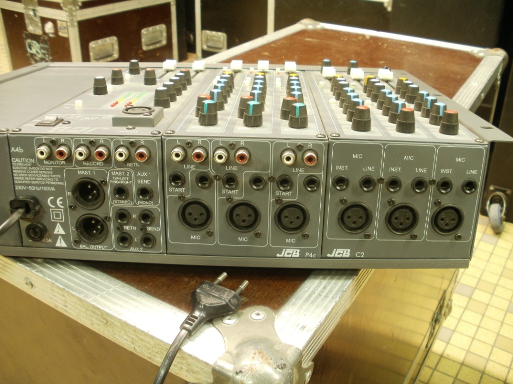 table de mixage jcb sx 800