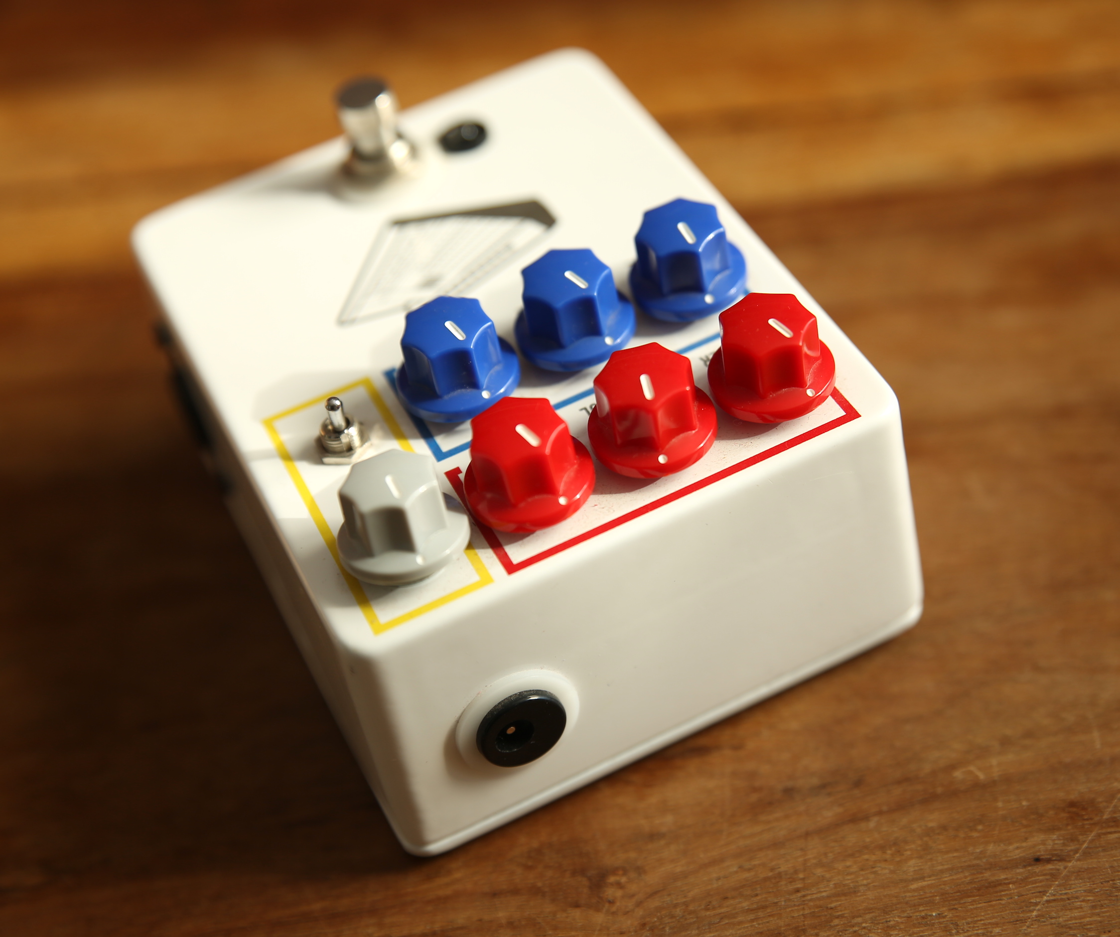 Colour Box JHS Pedals Colour Box Audiofanzine