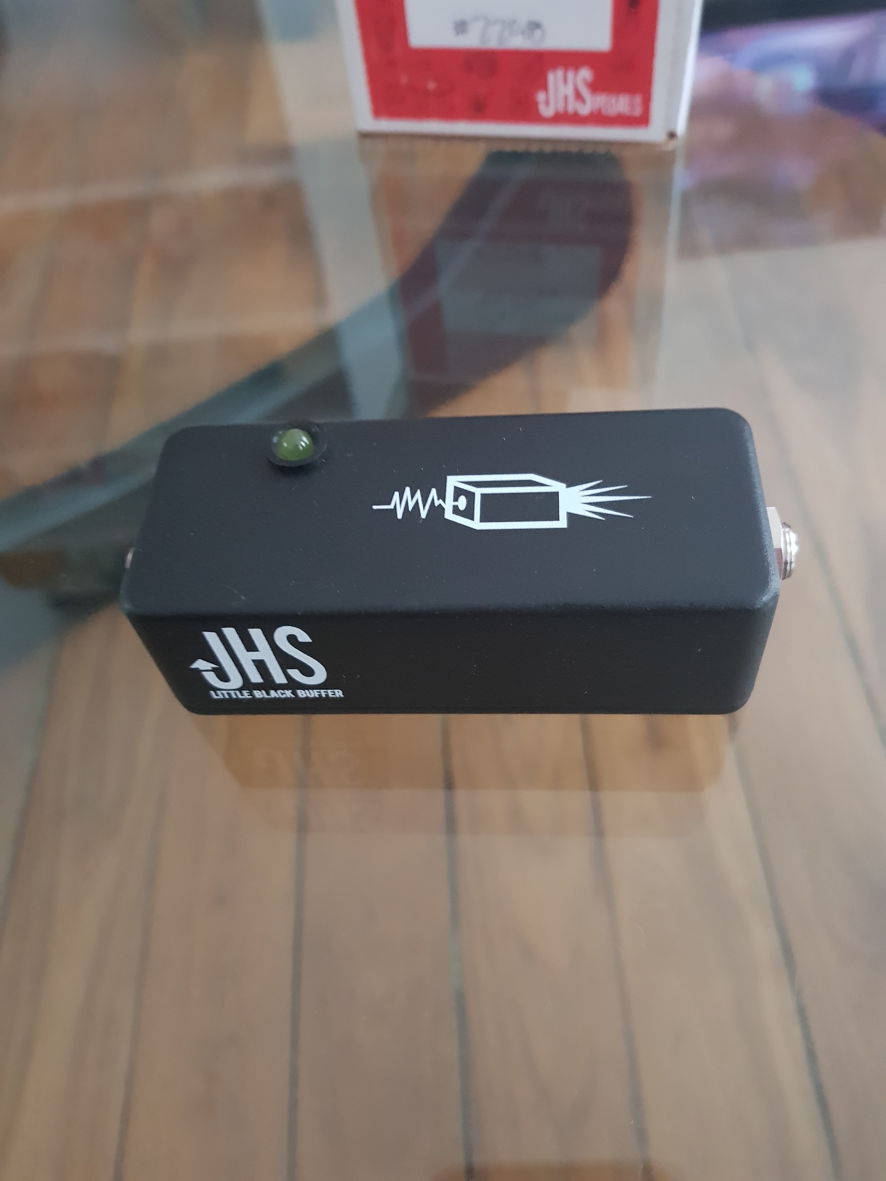 LITTLE BLACK BUFFER JHS Pedals Little Black Buffer Audiofanzine