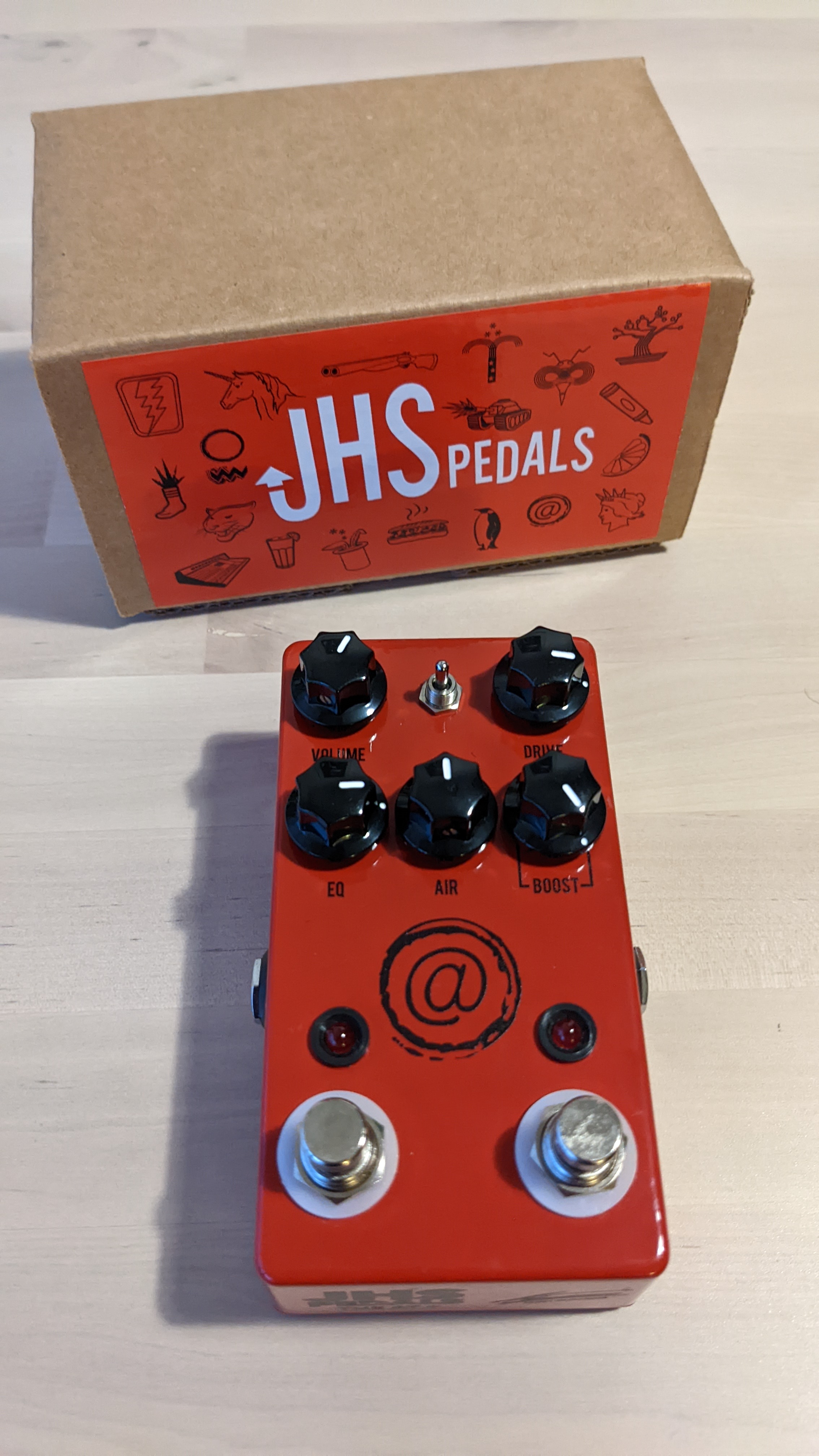 The AT+ Andy Timmons Signature JHS Pedals Audiofanzine