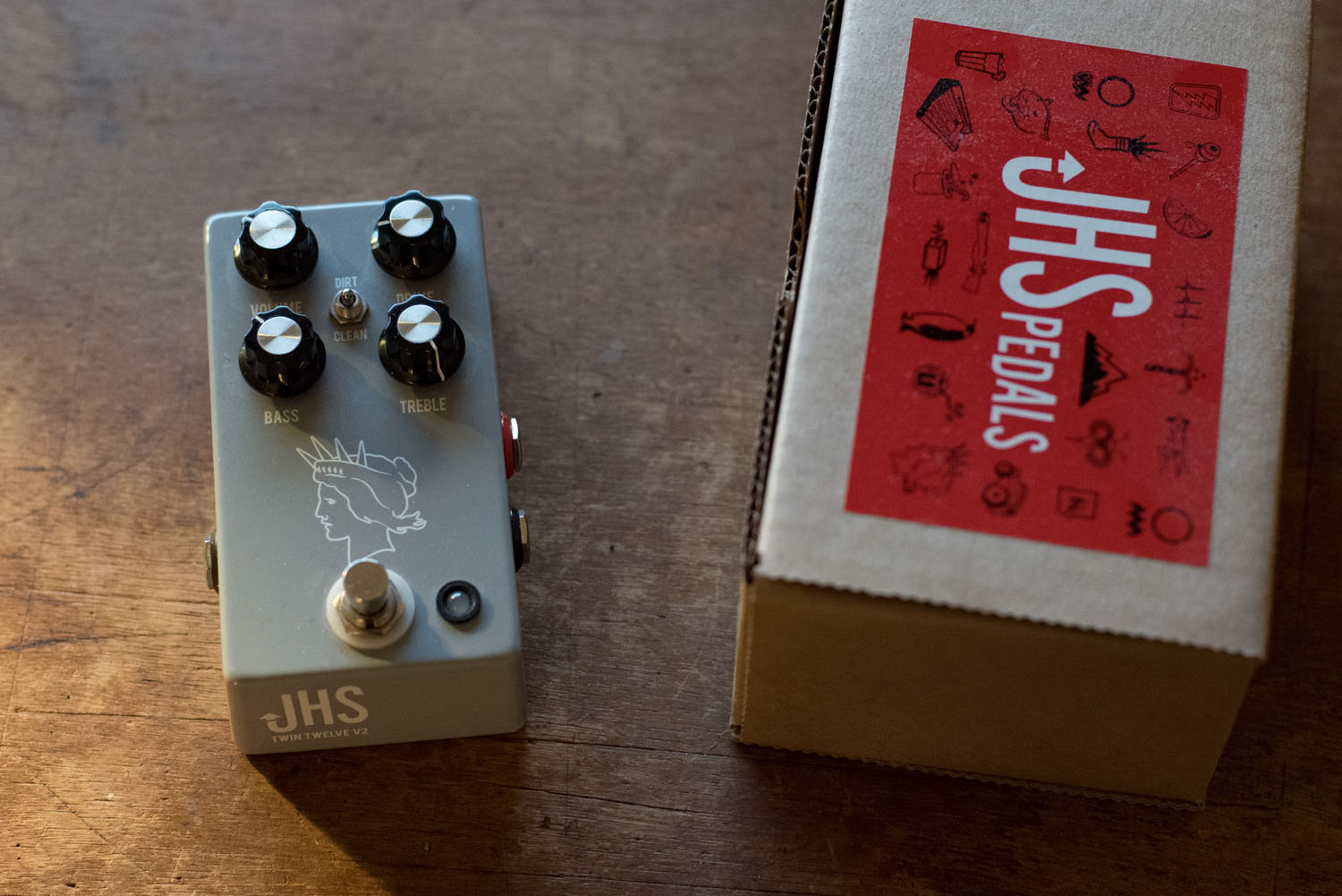 Photo JHS Pedals Twin Twelve V2 Twin (1621019) Audiofanzine