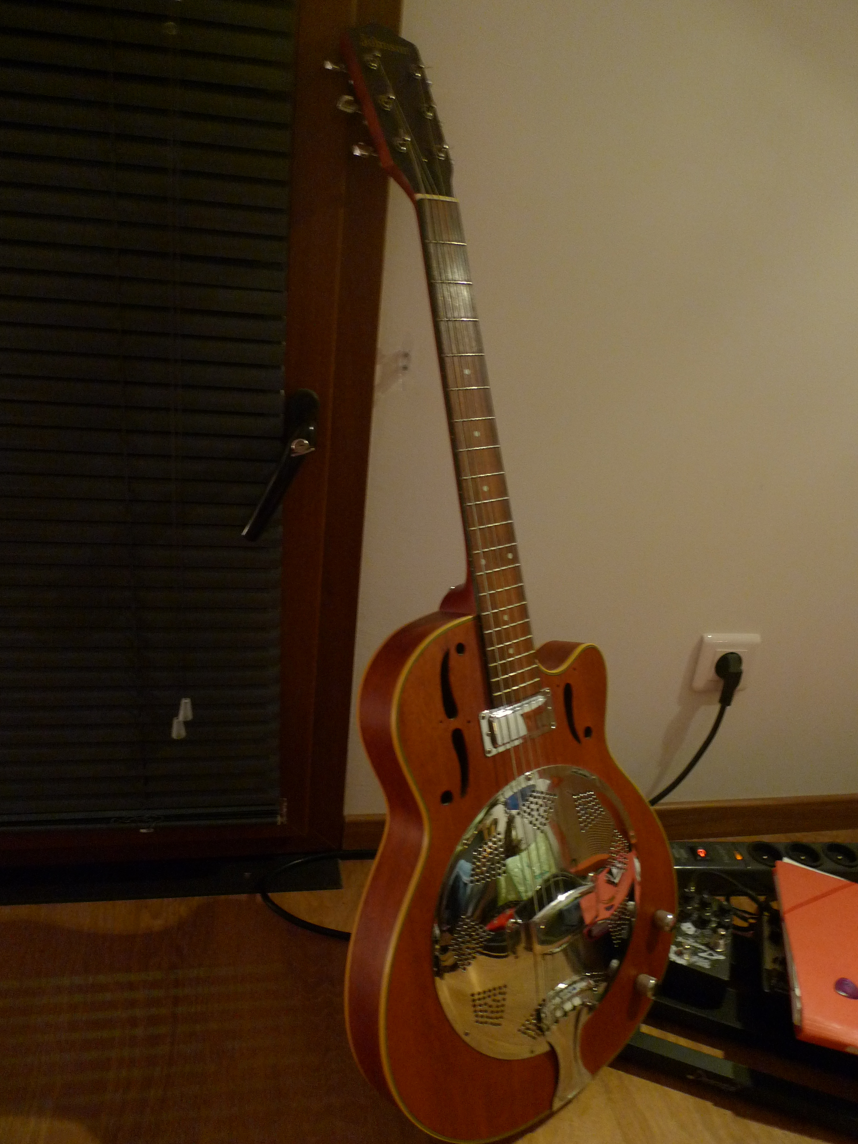 Bottle Slide Triolian JR550 Johnson Guitars Audiofanzine