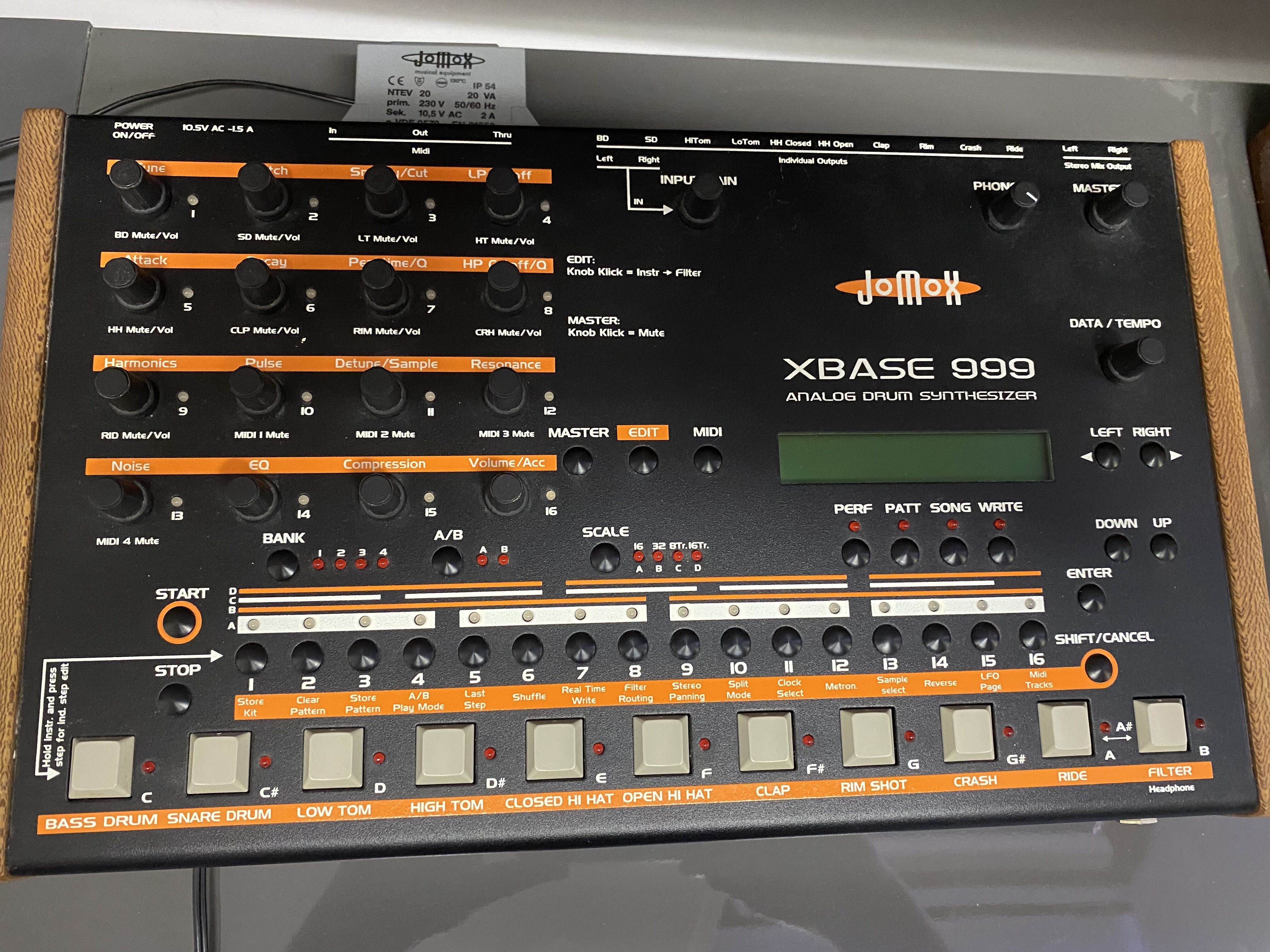 XBase 999 JoMoX XBase 999 Audiofanzine