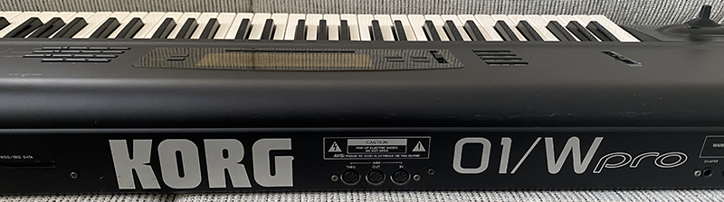 30年前のシンセを蘇らせる。 KORG 01/W Initialize - YouTube