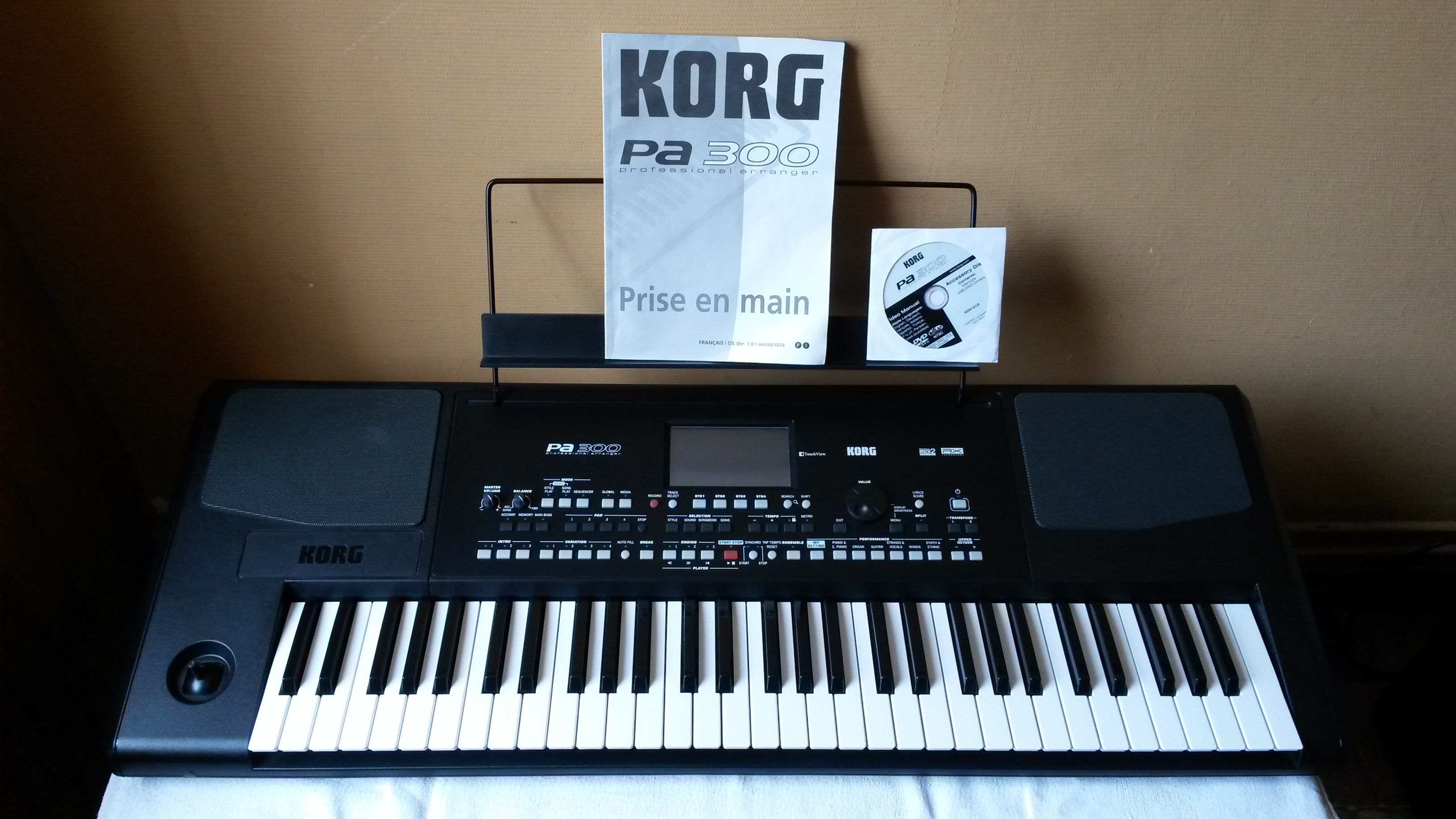 Photo Korg  Pa300 CLAVIER KORG  1 1426719 Audiofanzine