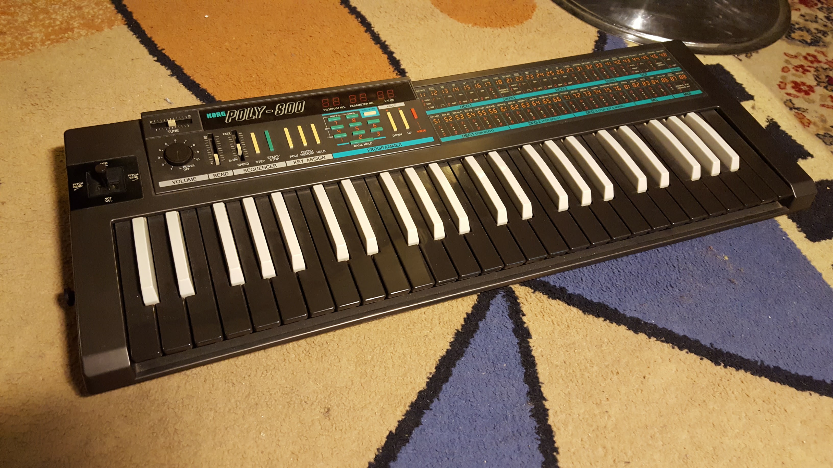 korg poly 800 ii features