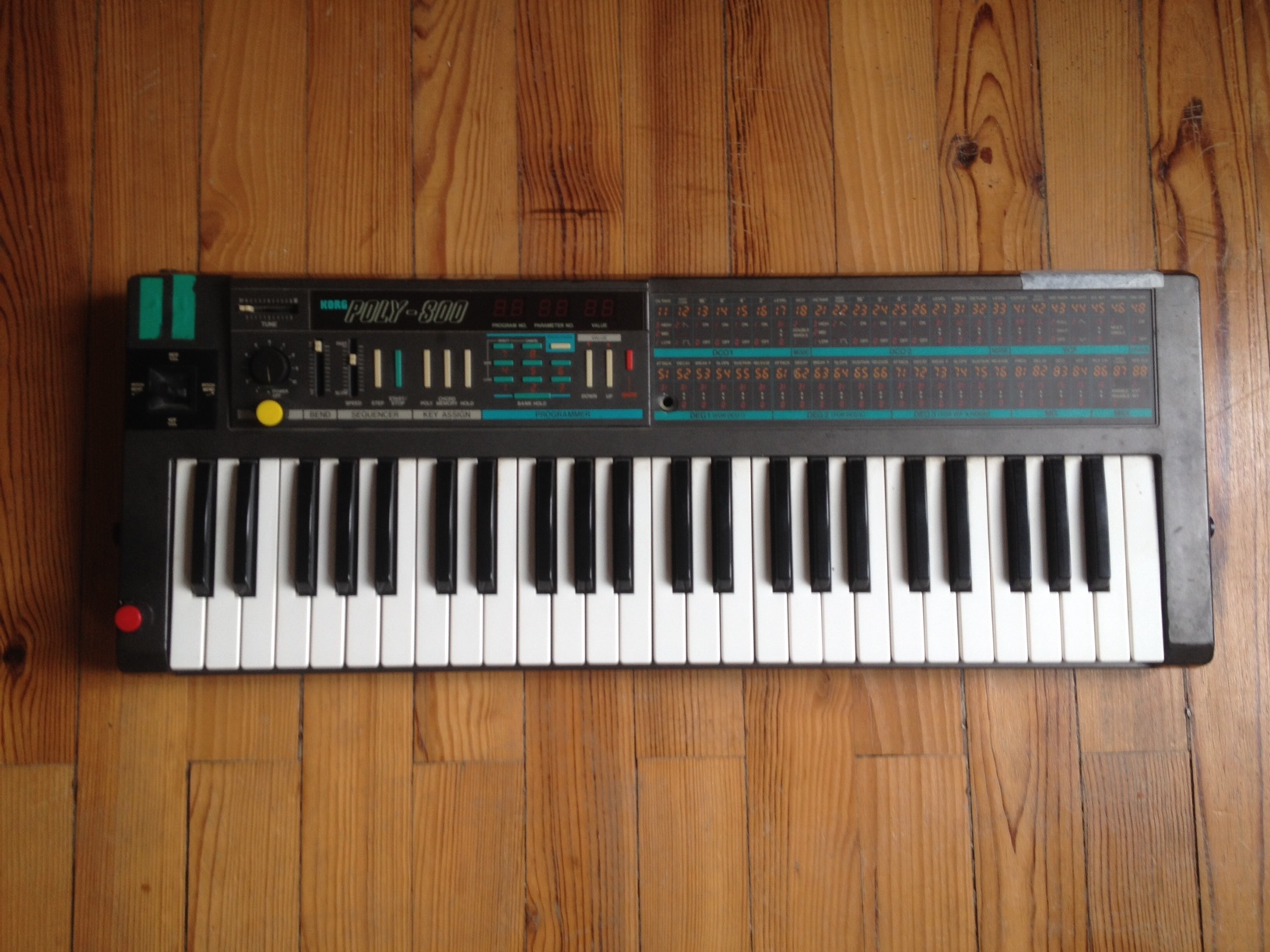 Photo Poly800 Poly800 (41381) (746523) Audiofanzine