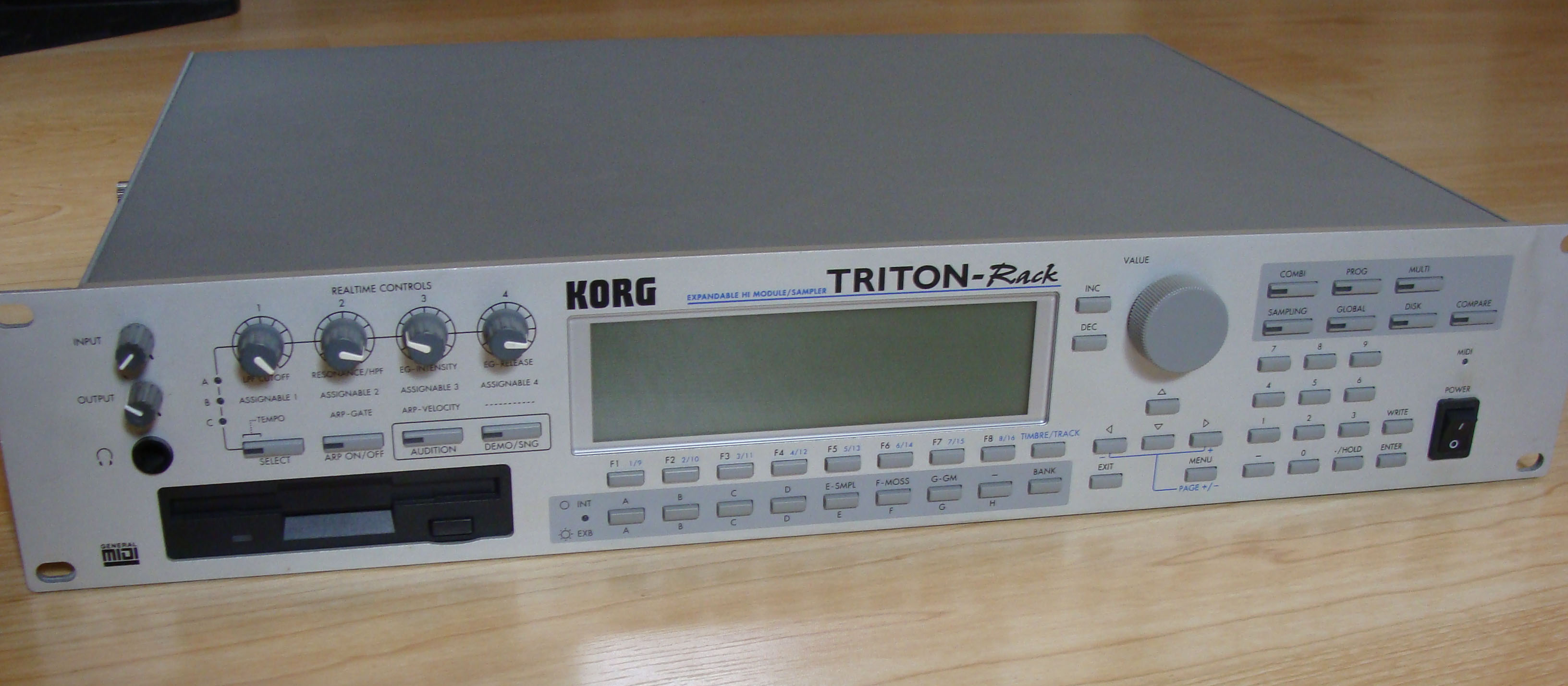 Photo Triton Rack Triton Rack (74541) (624181) Audiofanzine