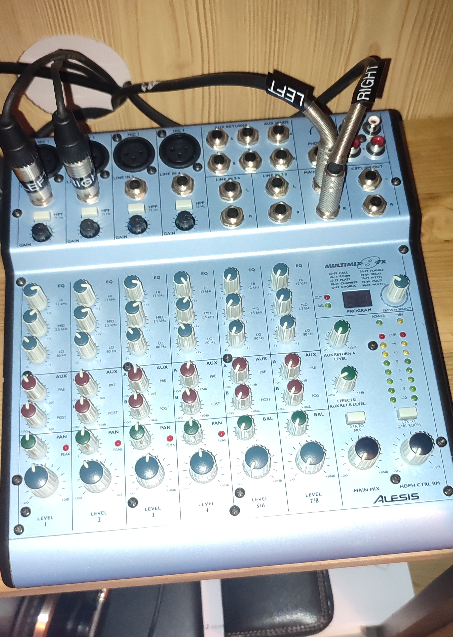 Triton Studio Pro X 88 Triton Studio Pro X 88 Audiofanzine