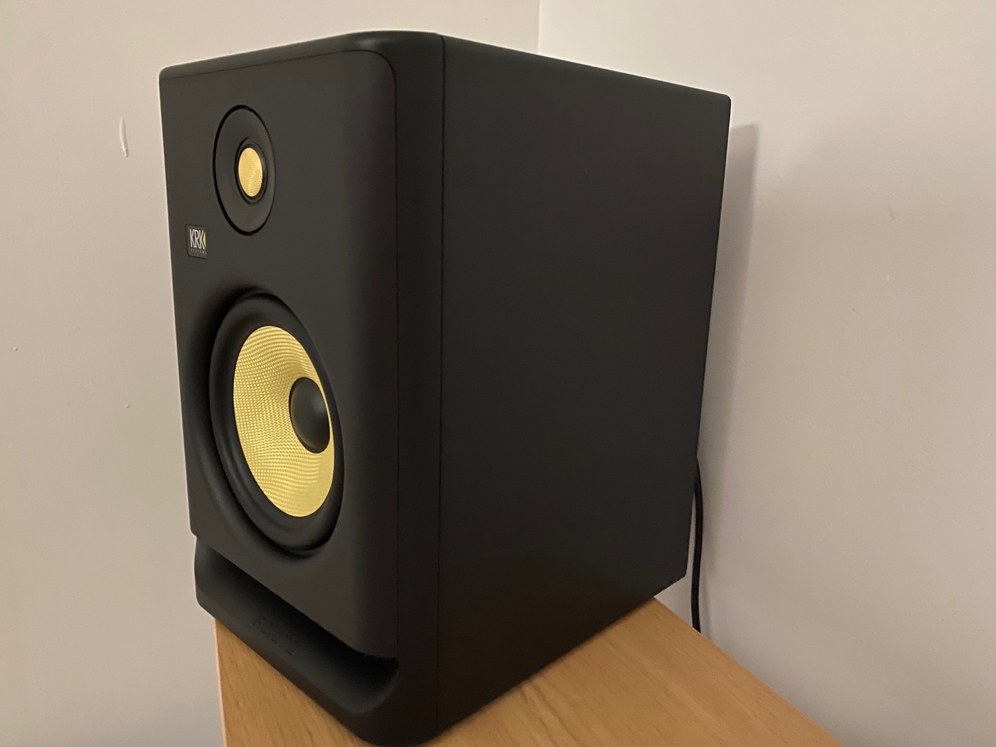 krk rokit 7g4