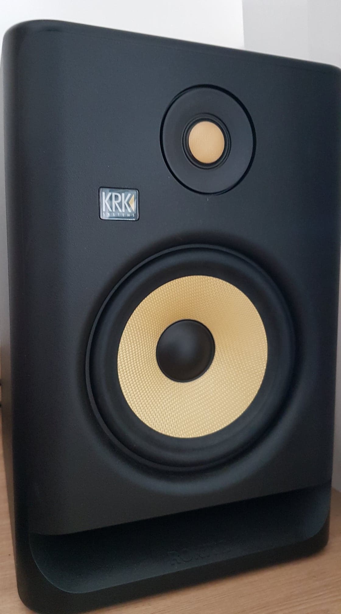 krk rokit 7g4